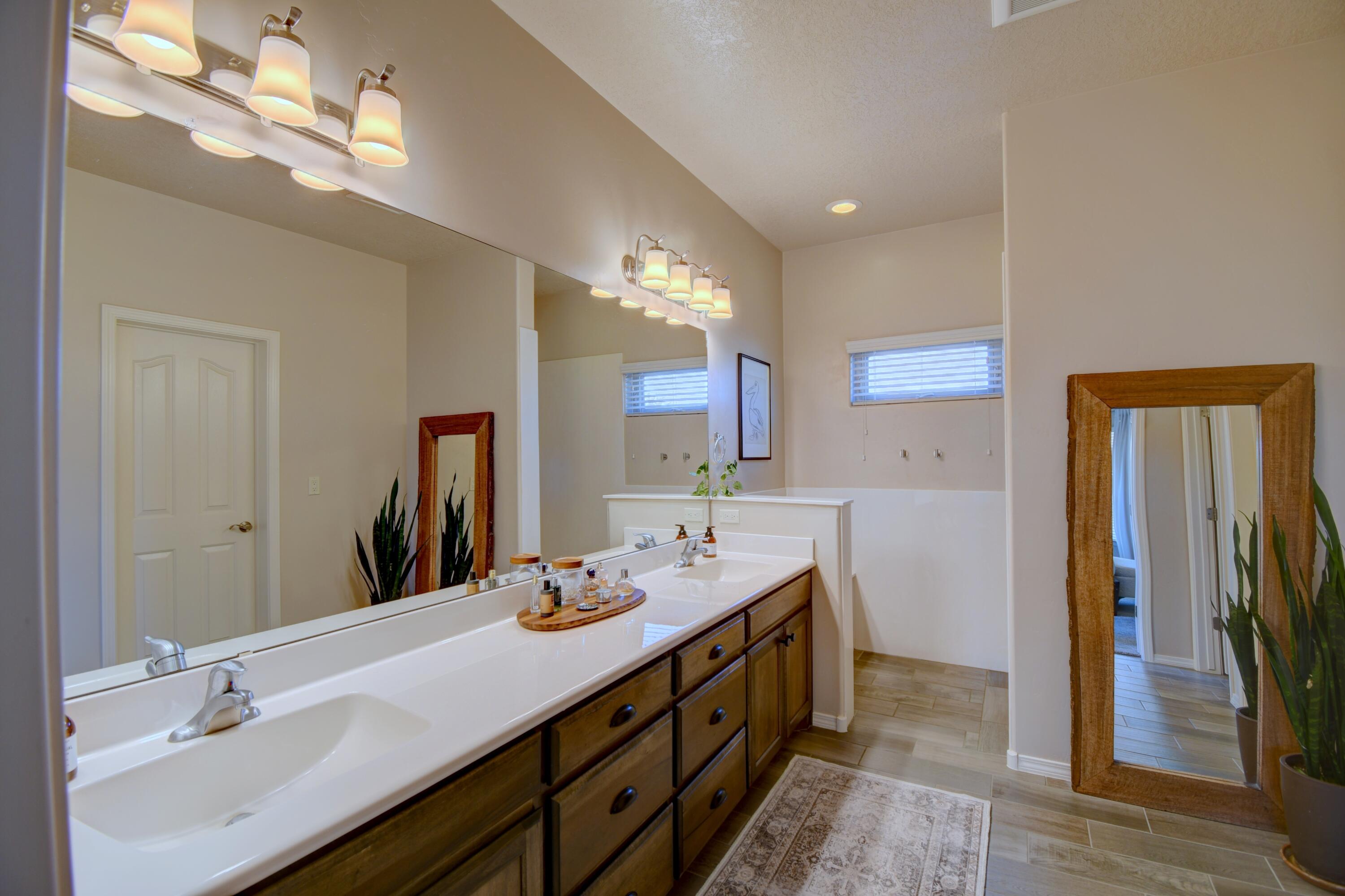 7321 DANA POINT Drive NE