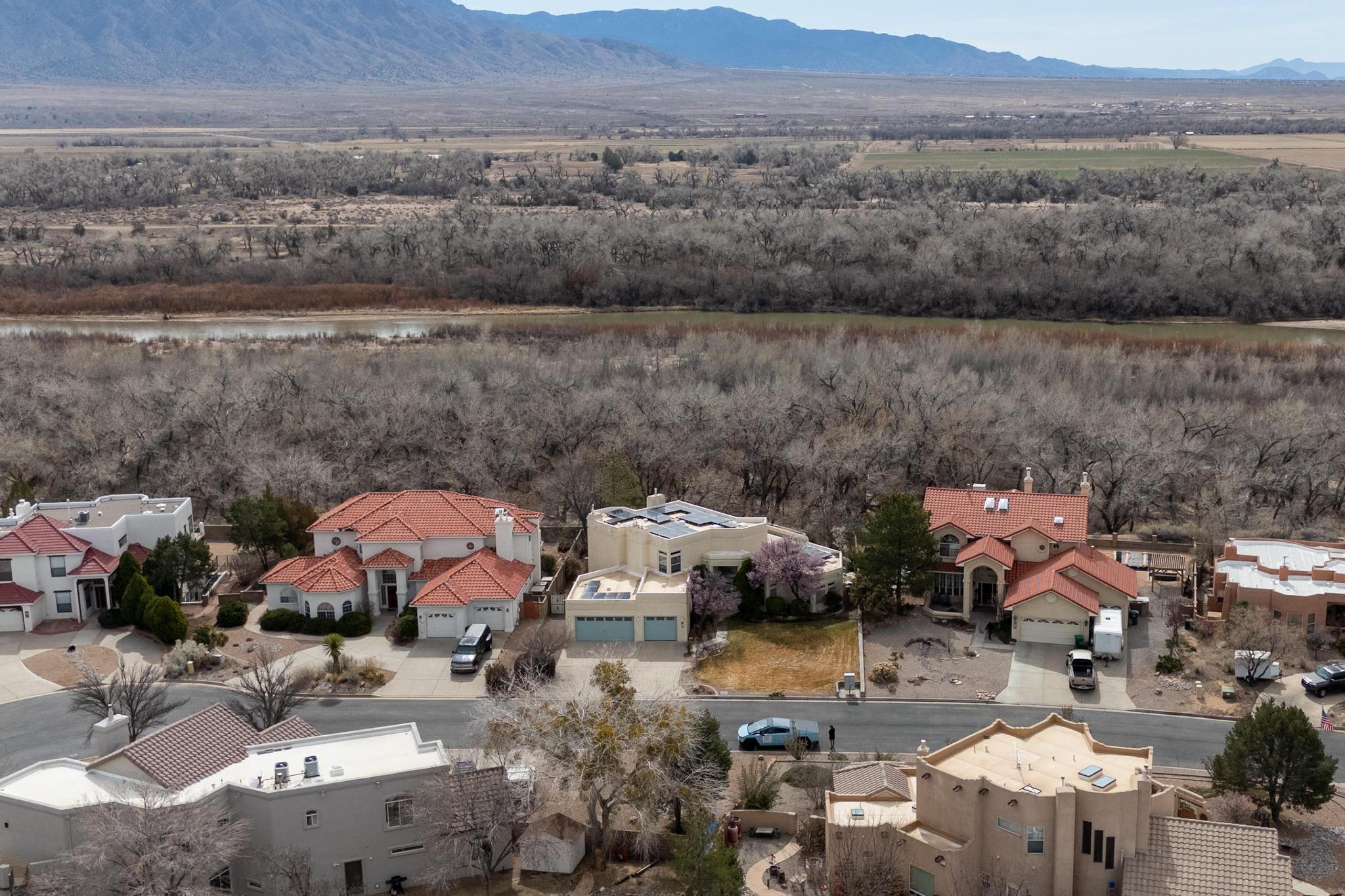 2094 Rivers Edge Drive NE