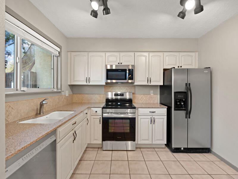 82 CALLE SAN BLAS NE