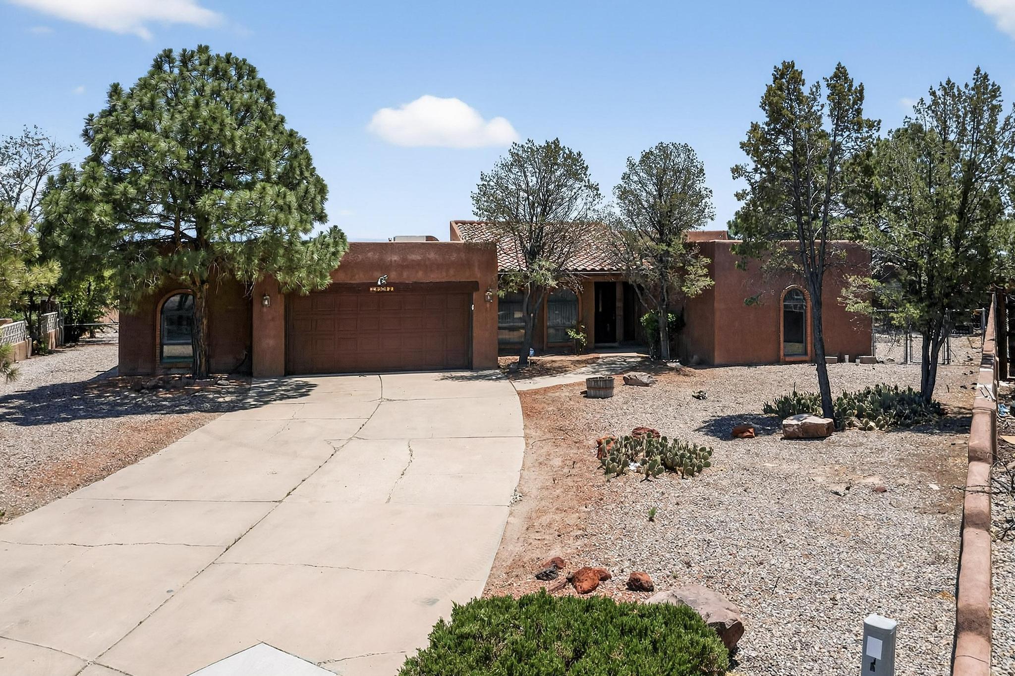 4904 ALBERTA Lane NW