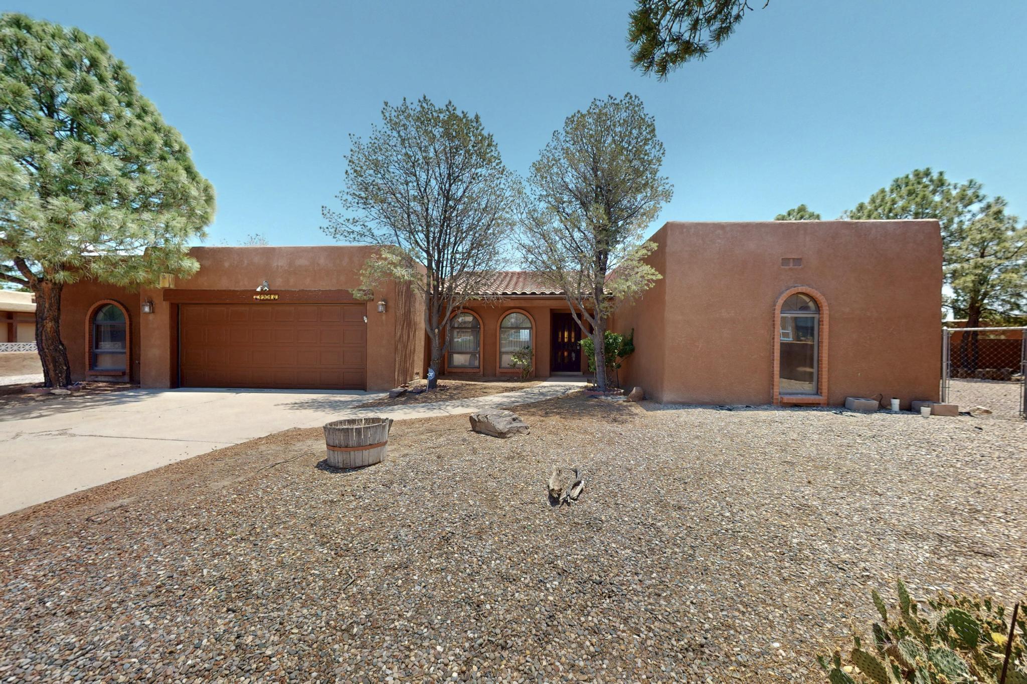 4904 ALBERTA Lane NW