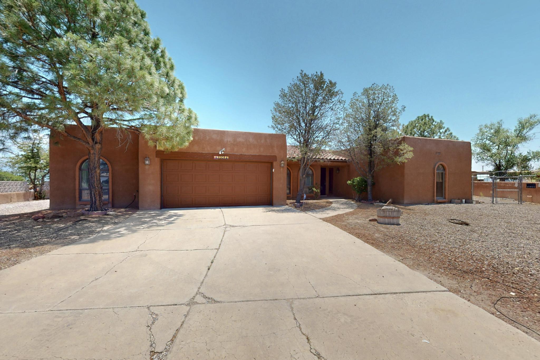 4904 ALBERTA Lane NW