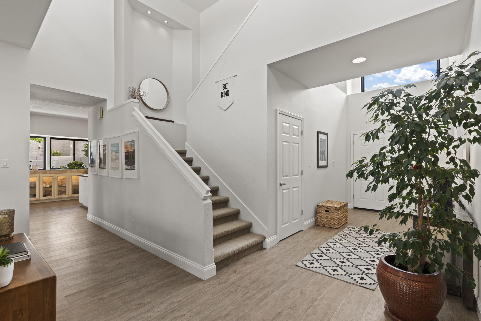 10616 PRESTWICK NE