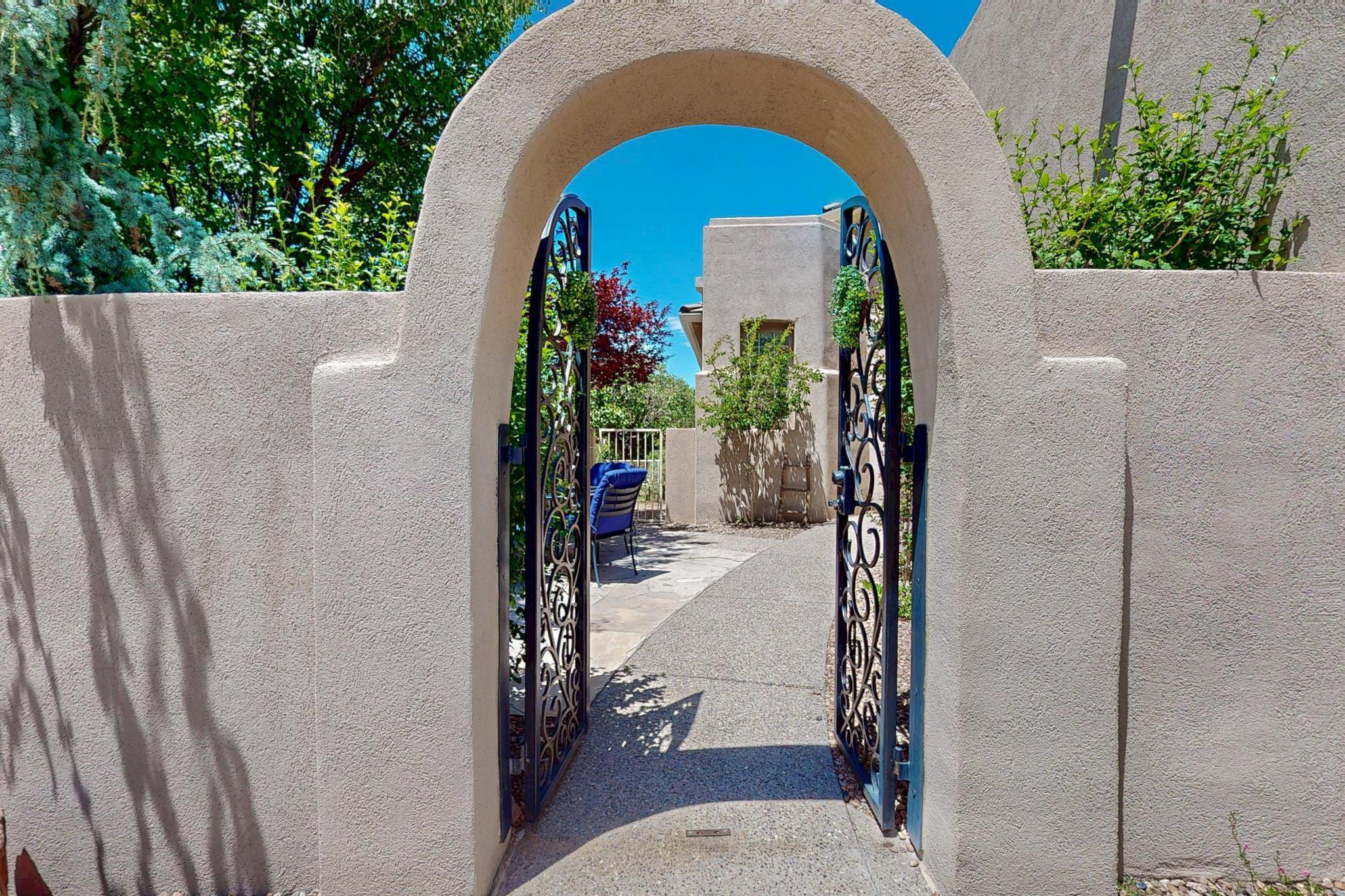 6101 PURPLE ASTER Lane NE