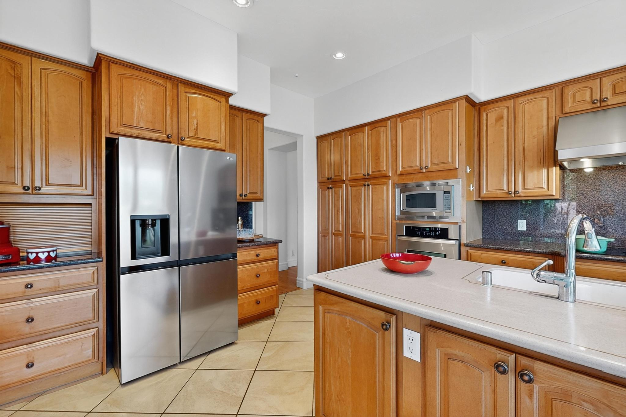 6101 PURPLE ASTER Lane NE