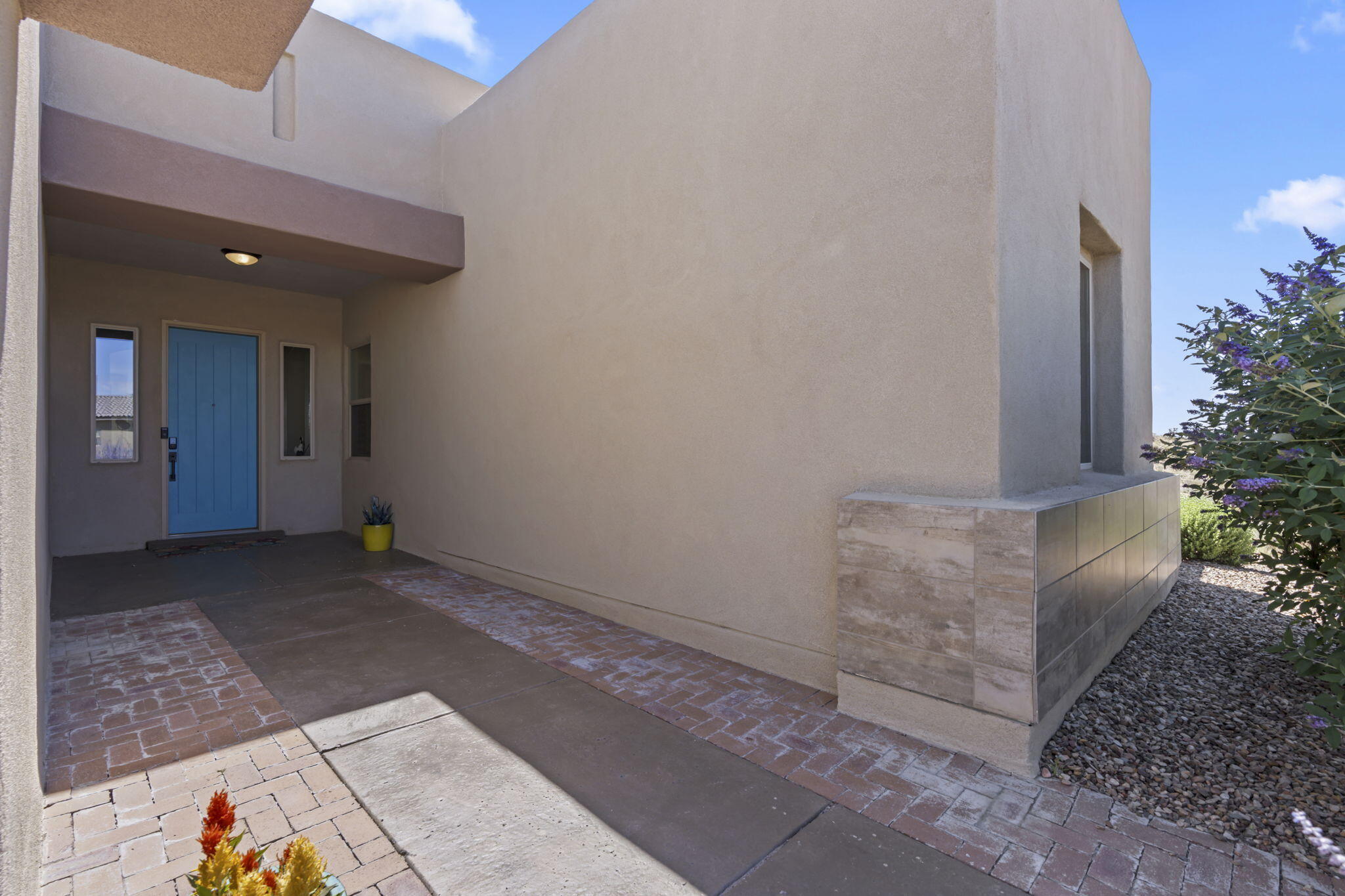 5611 Desert Sky Place NE