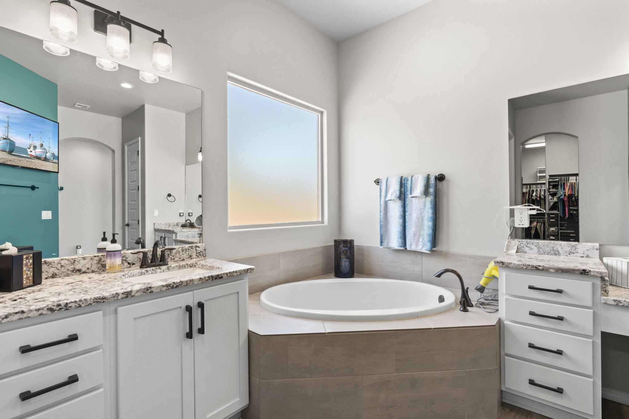 5611 Desert Sky Place NE