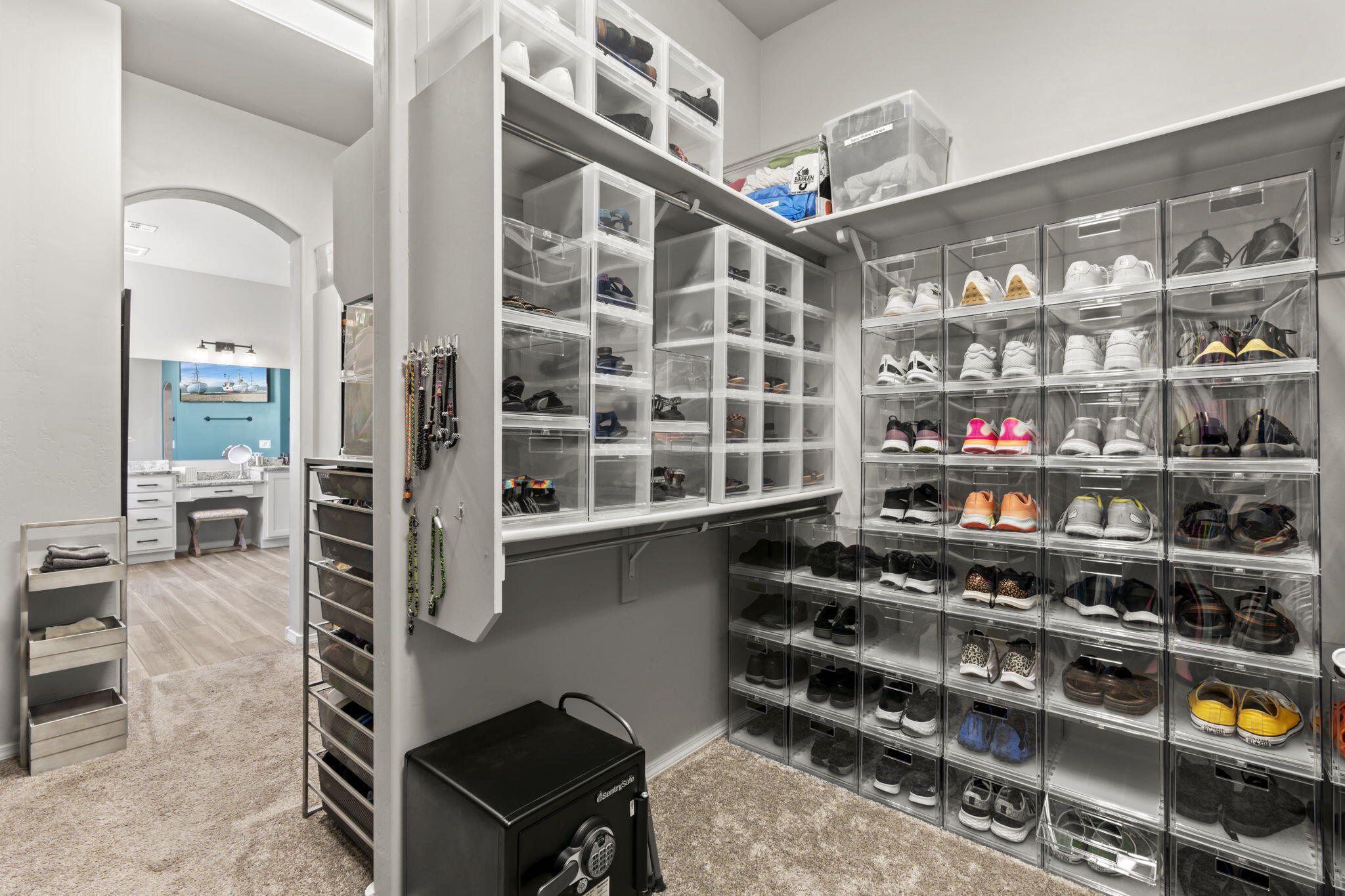 5611 Desert Sky Place NE