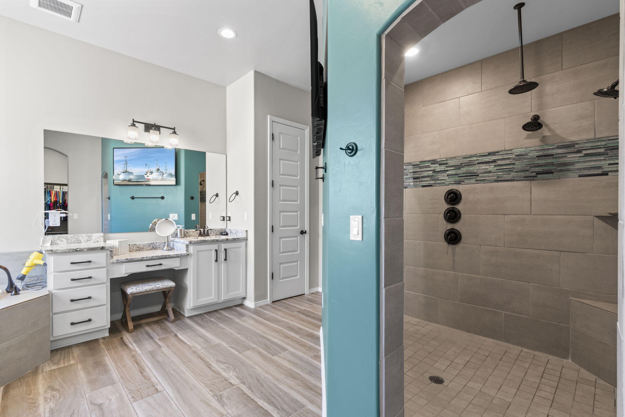 5611 Desert Sky Place NE