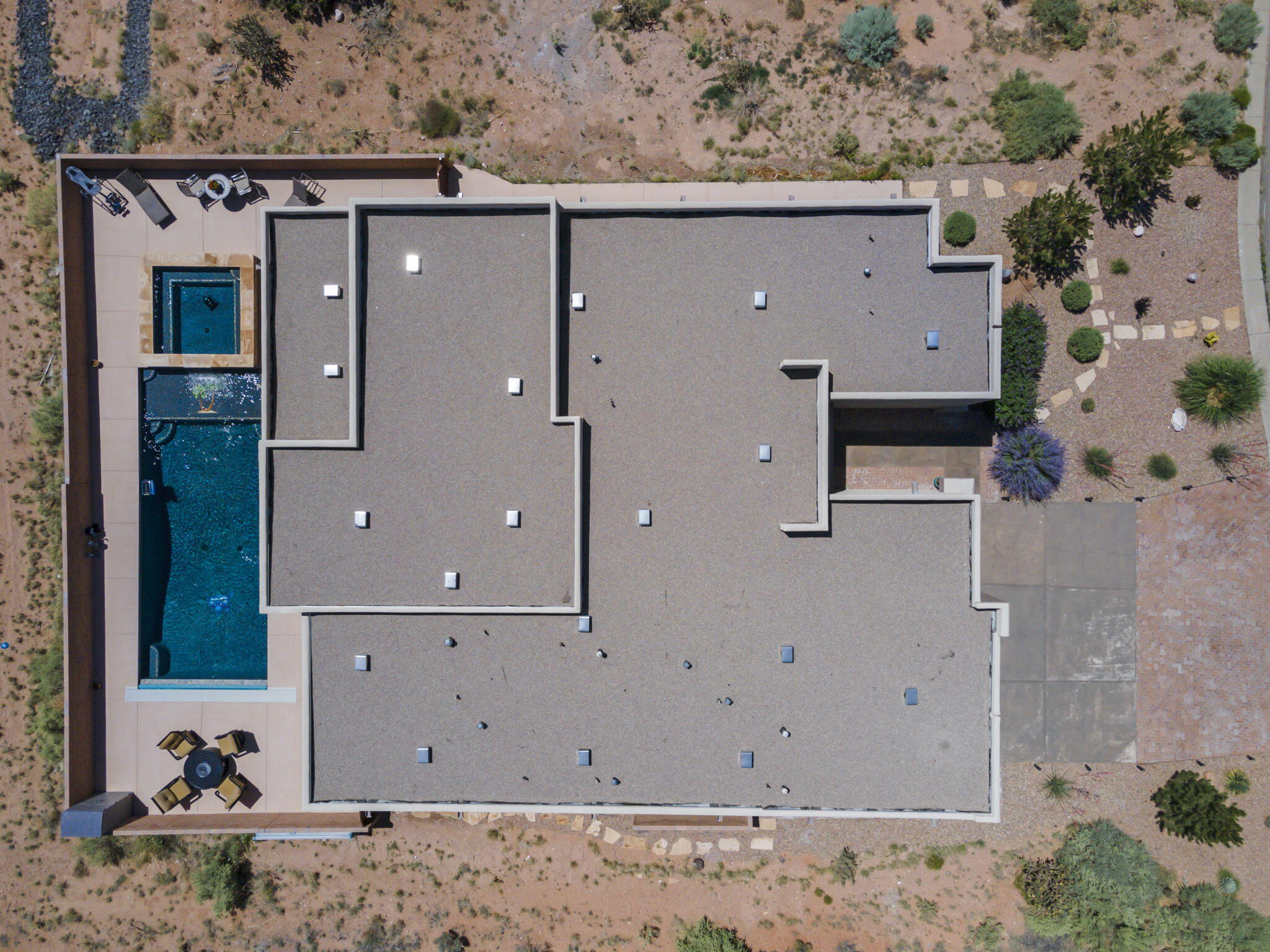 5611 Desert Sky Place NE