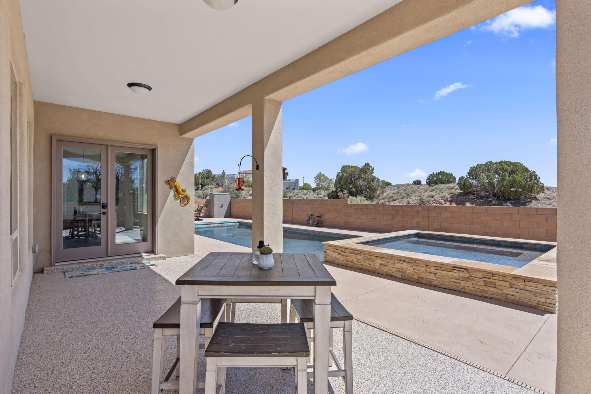 5611 Desert Sky Place NE