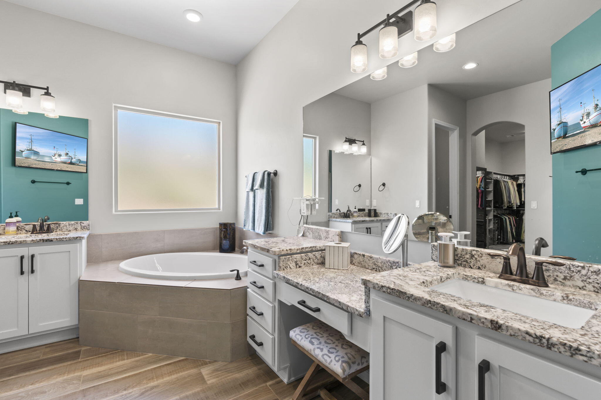 5611 Desert Sky Place NE