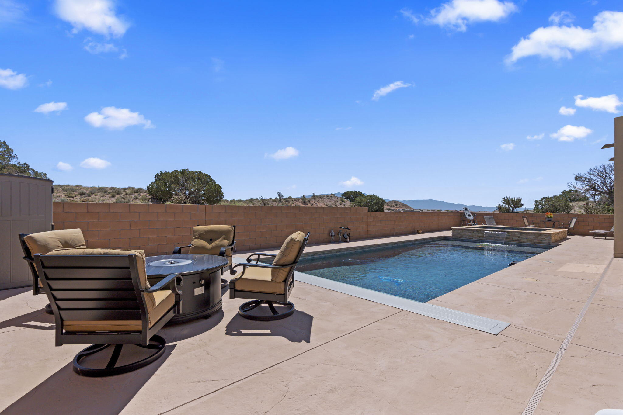 5611 Desert Sky Place NE