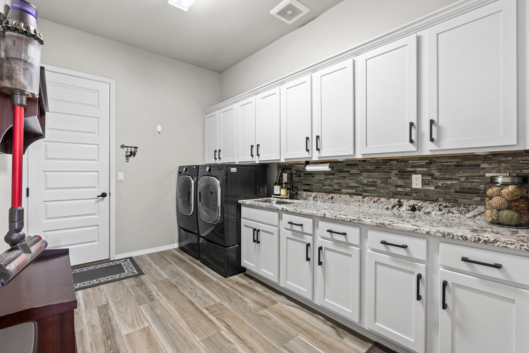 5611 Desert Sky Place NE