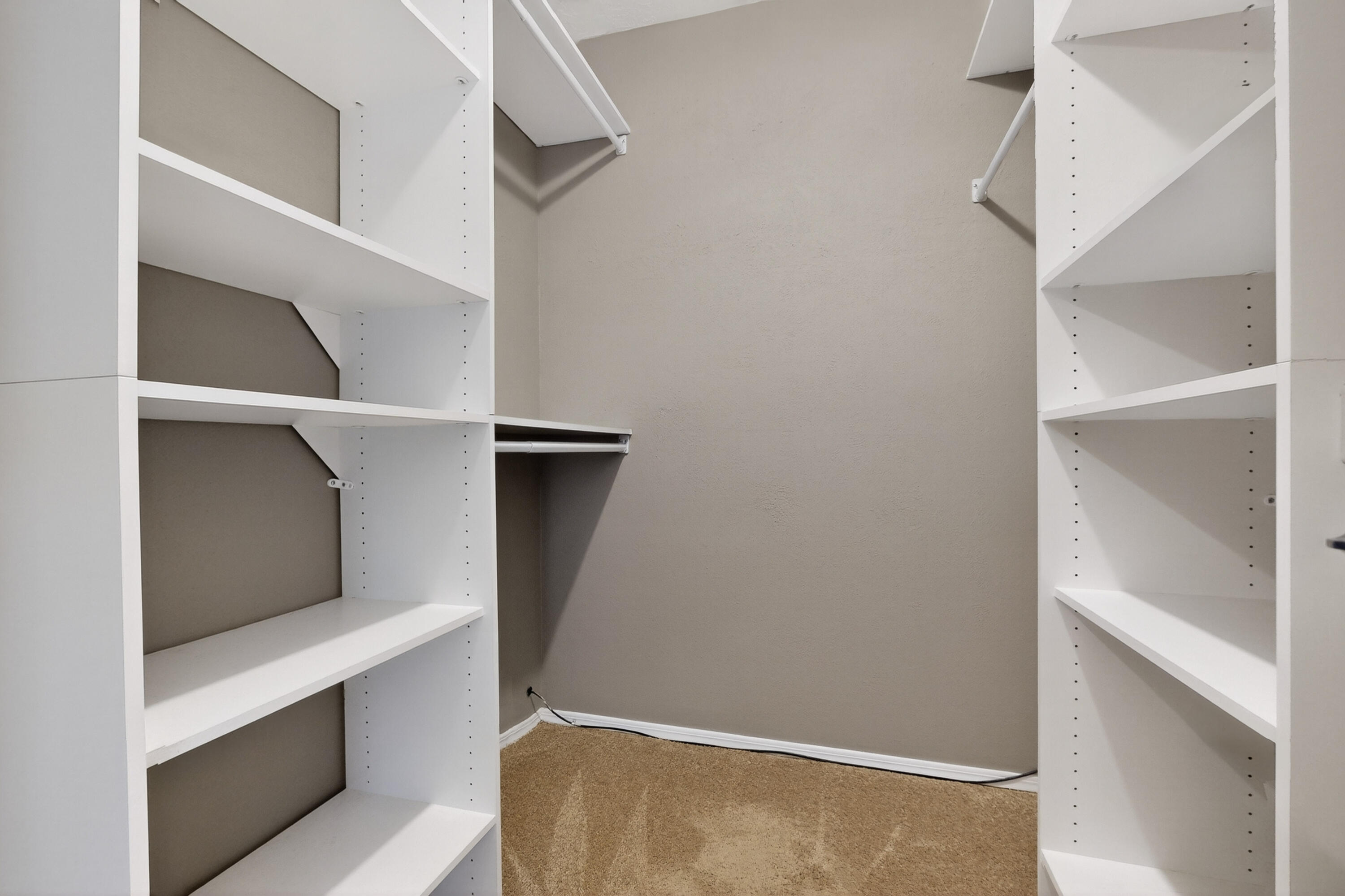 7308 UNION Street NE