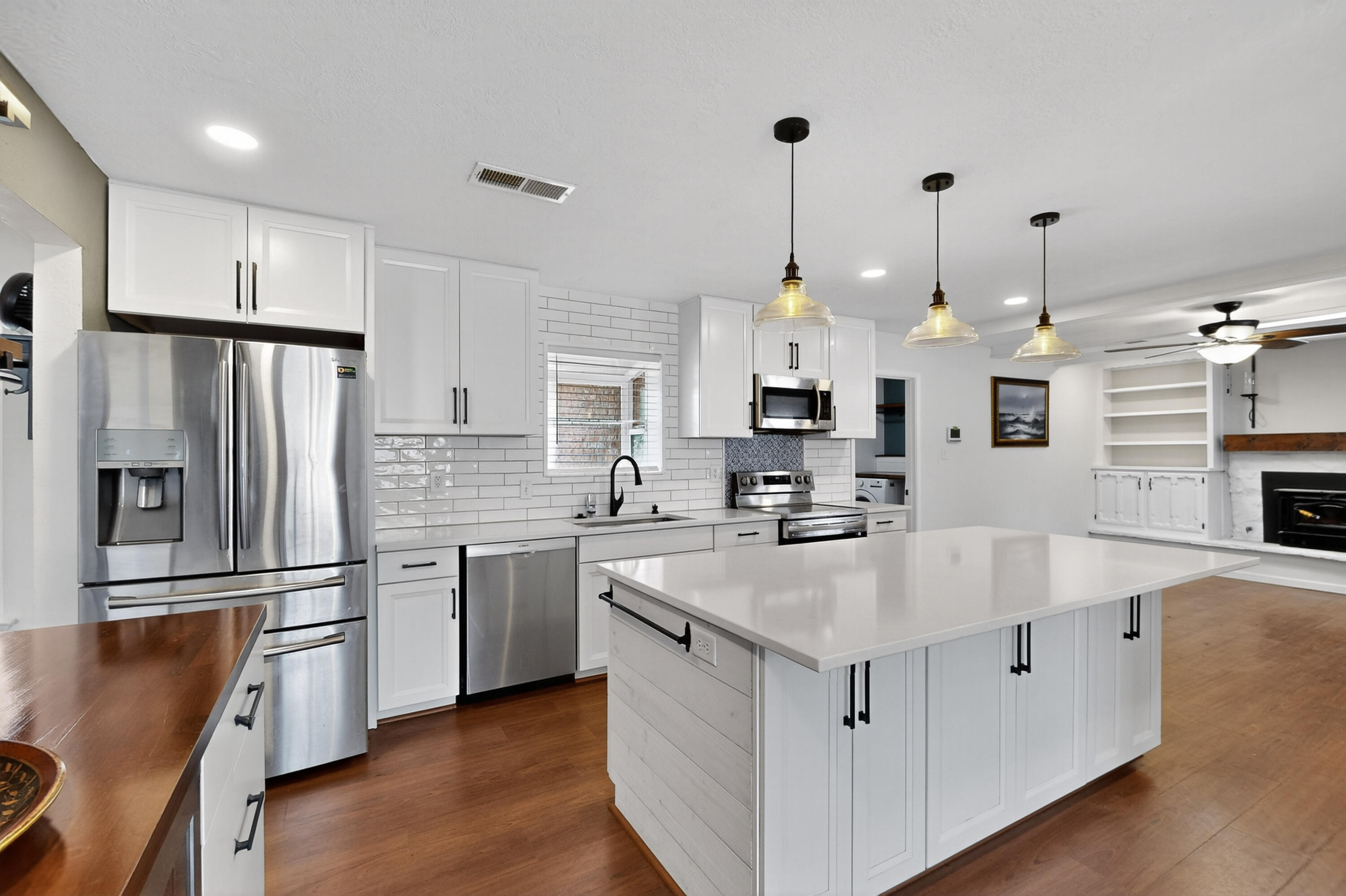 7308 UNION Street NE