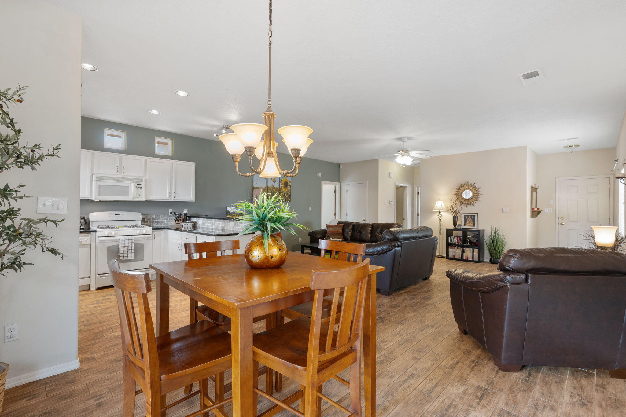 1420 ELK RIDGE Road NE