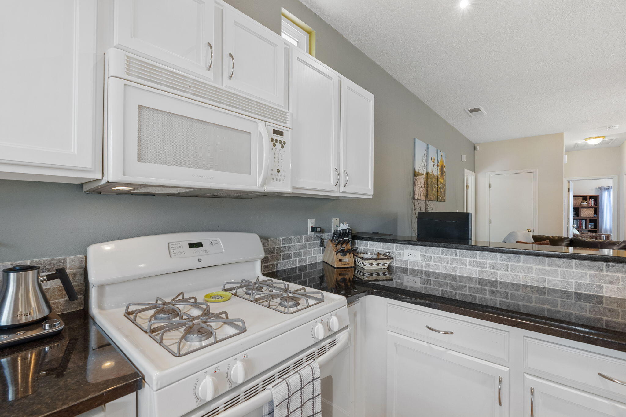 1420 ELK RIDGE Road NE