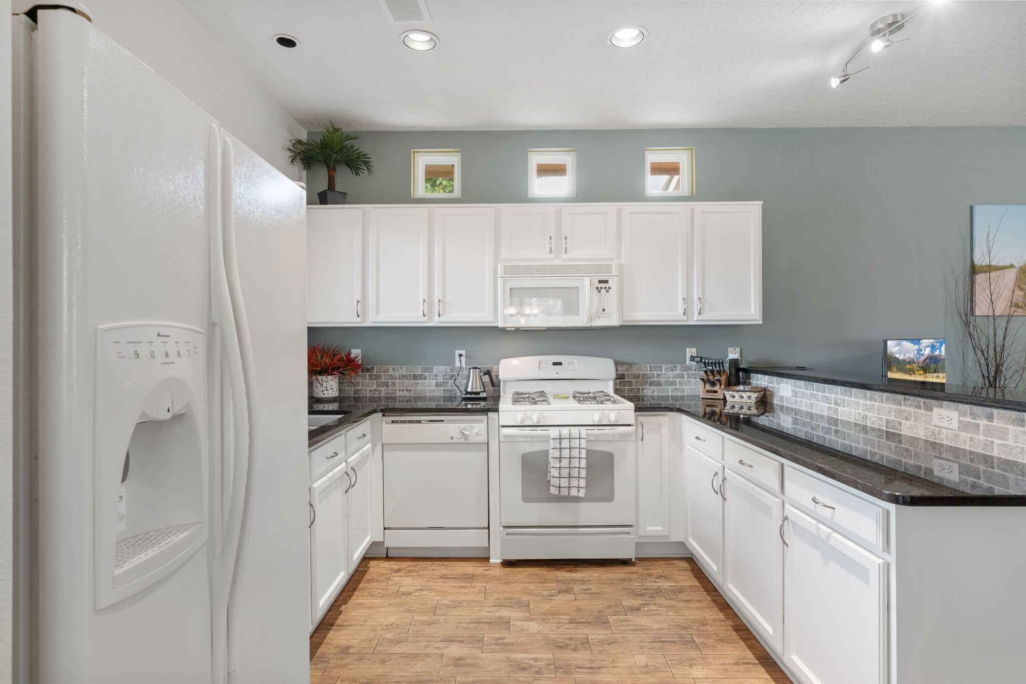 1420 ELK RIDGE Road NE