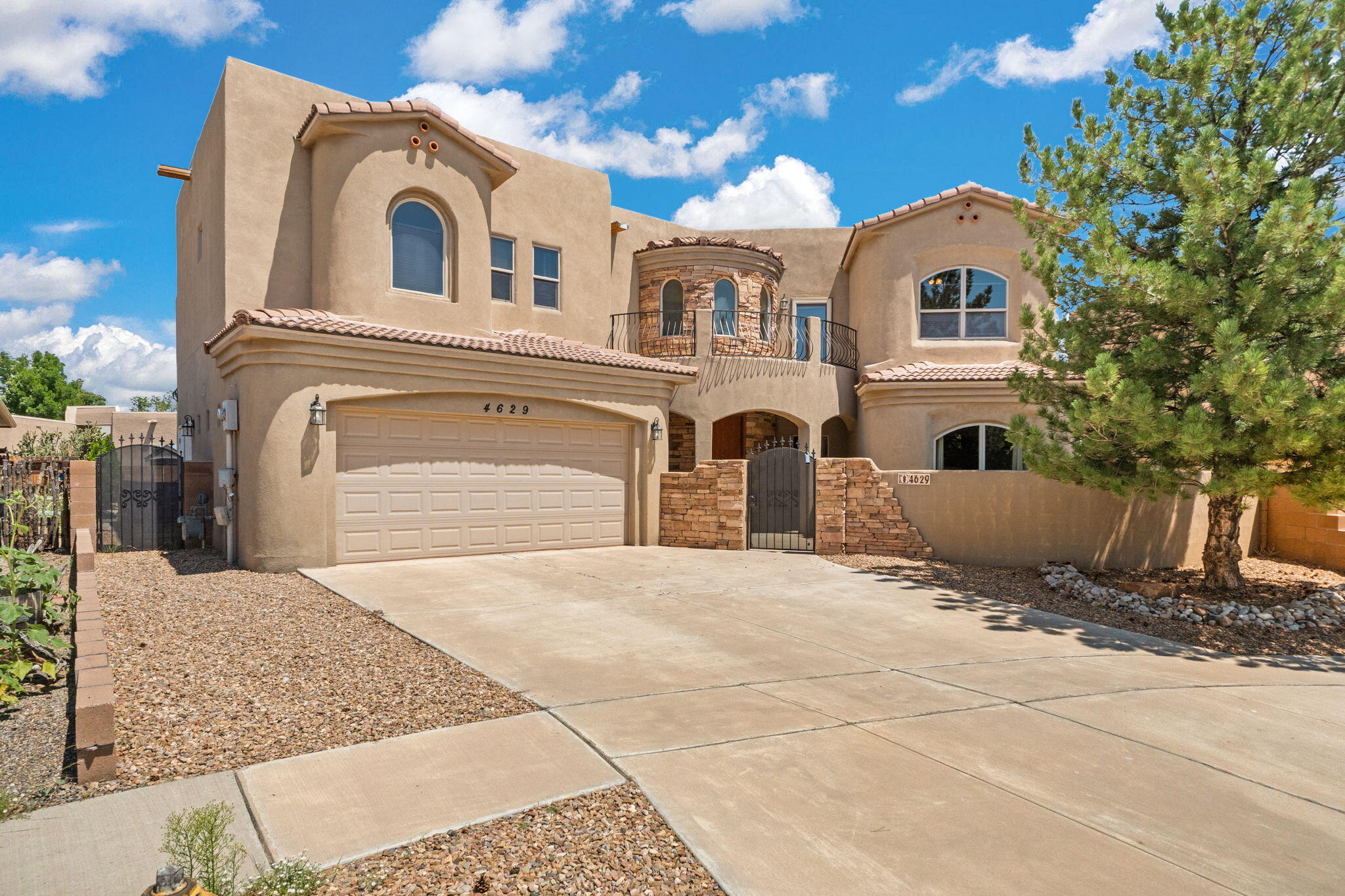 4629 ALBANY Court NW