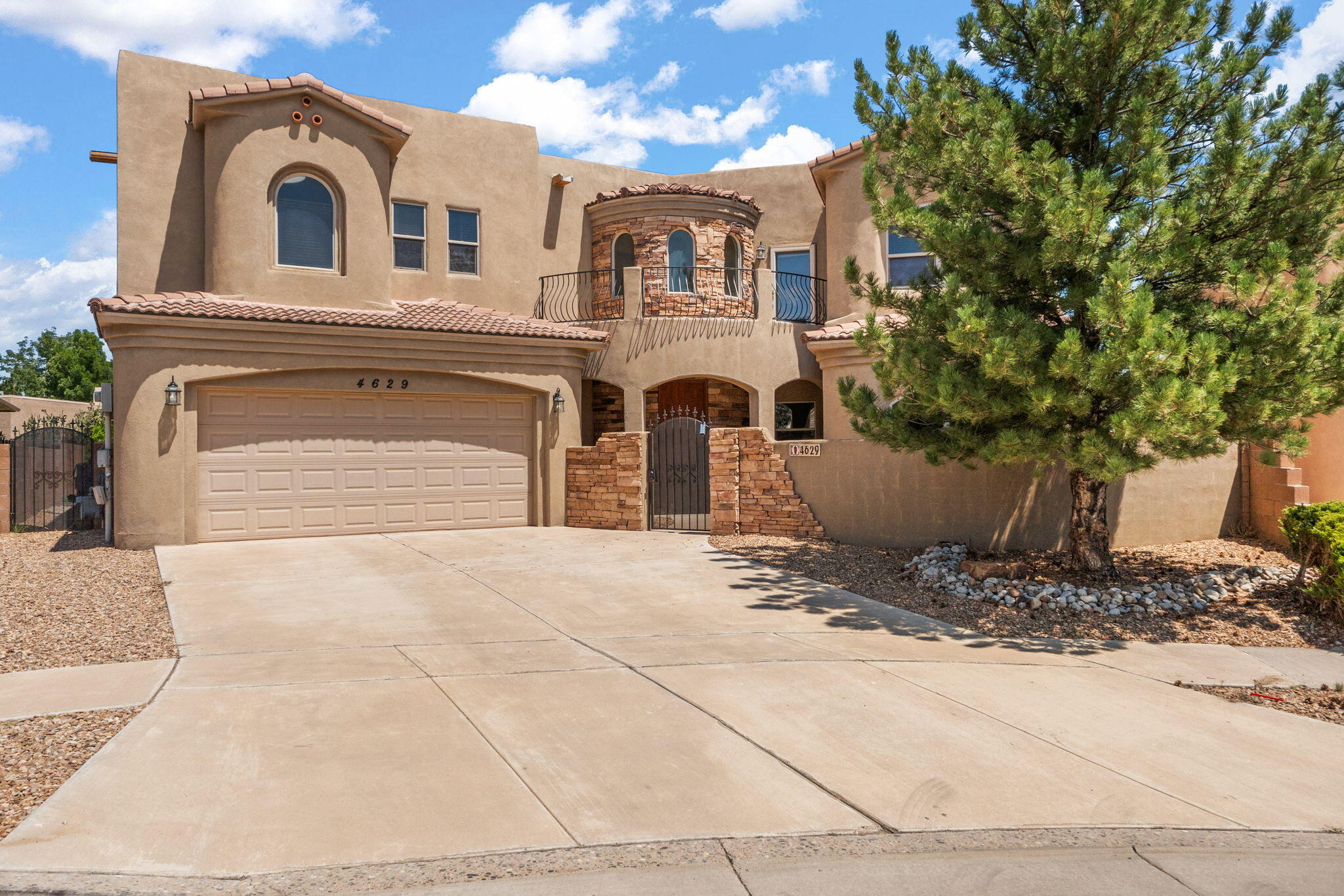 4629 ALBANY Court NW