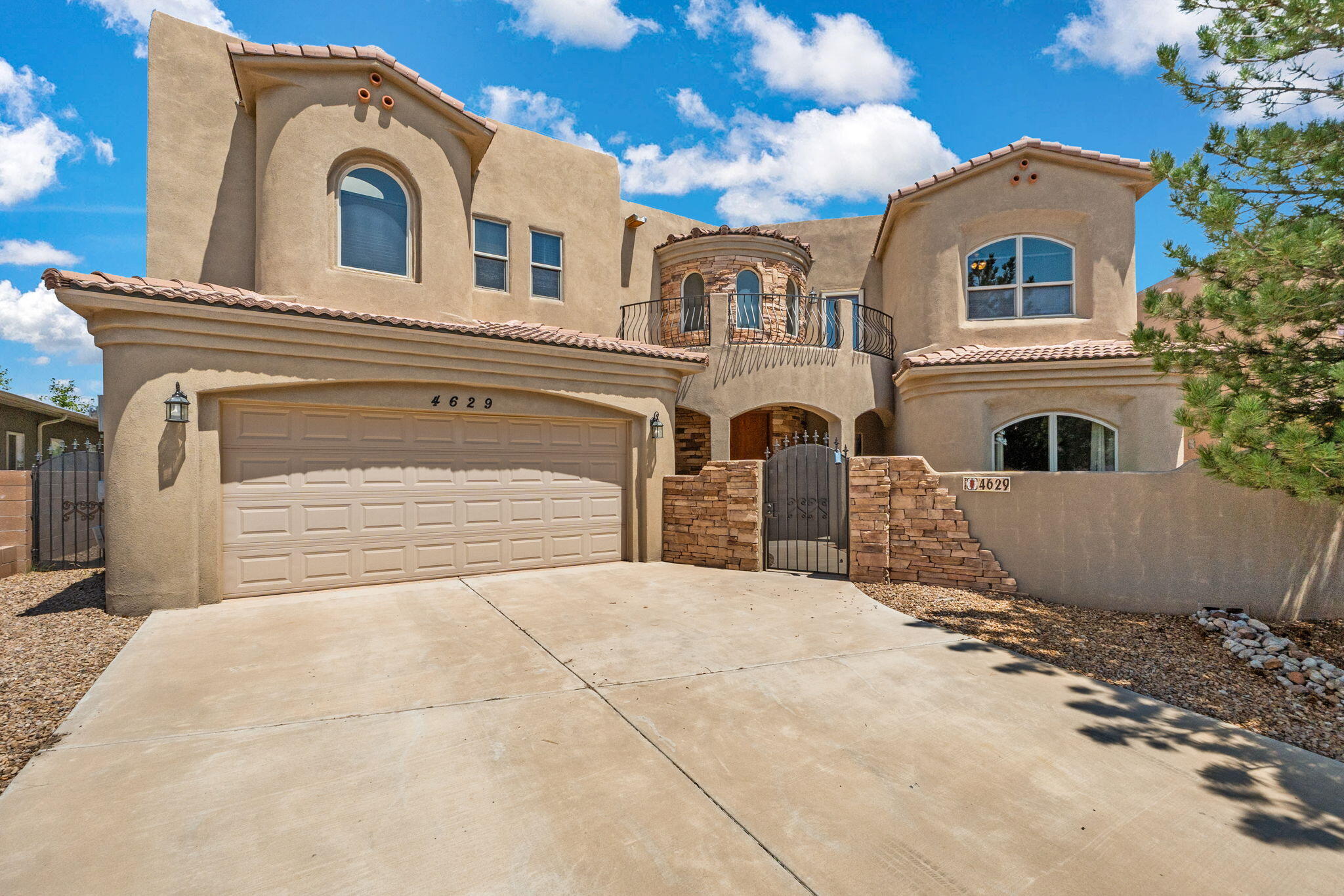 4629 ALBANY Court NW