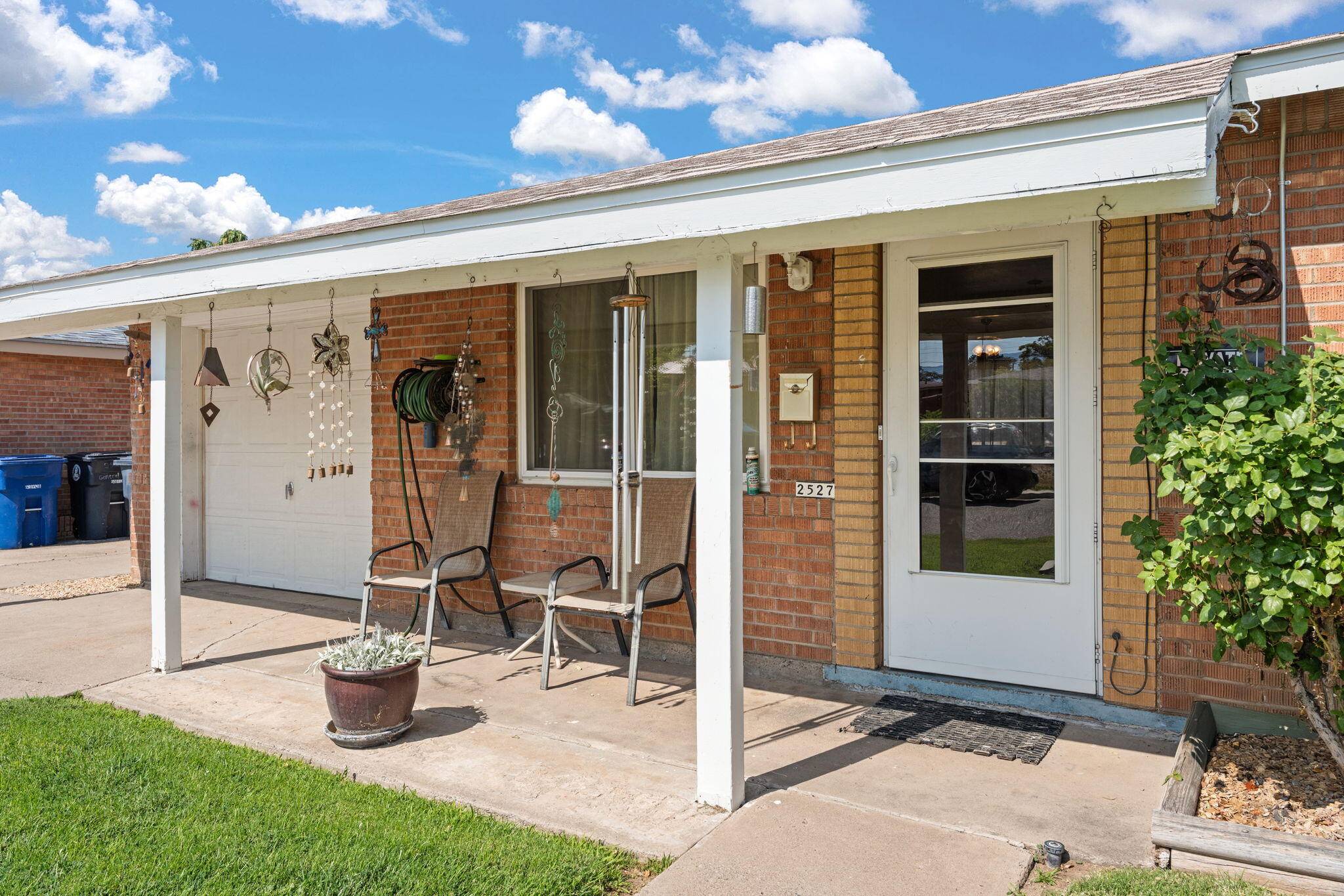 2527 GENERAL BRADLEY Street NE