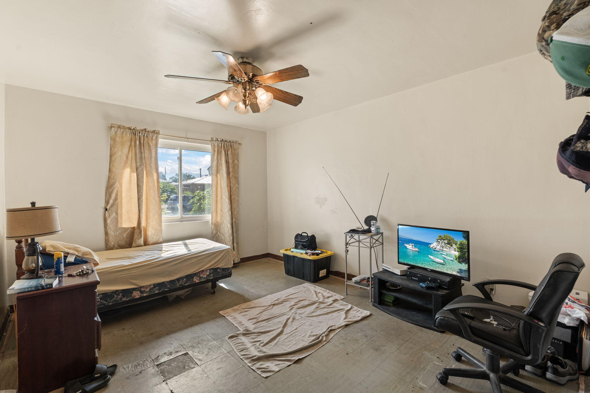 2527 GENERAL BRADLEY Street NE