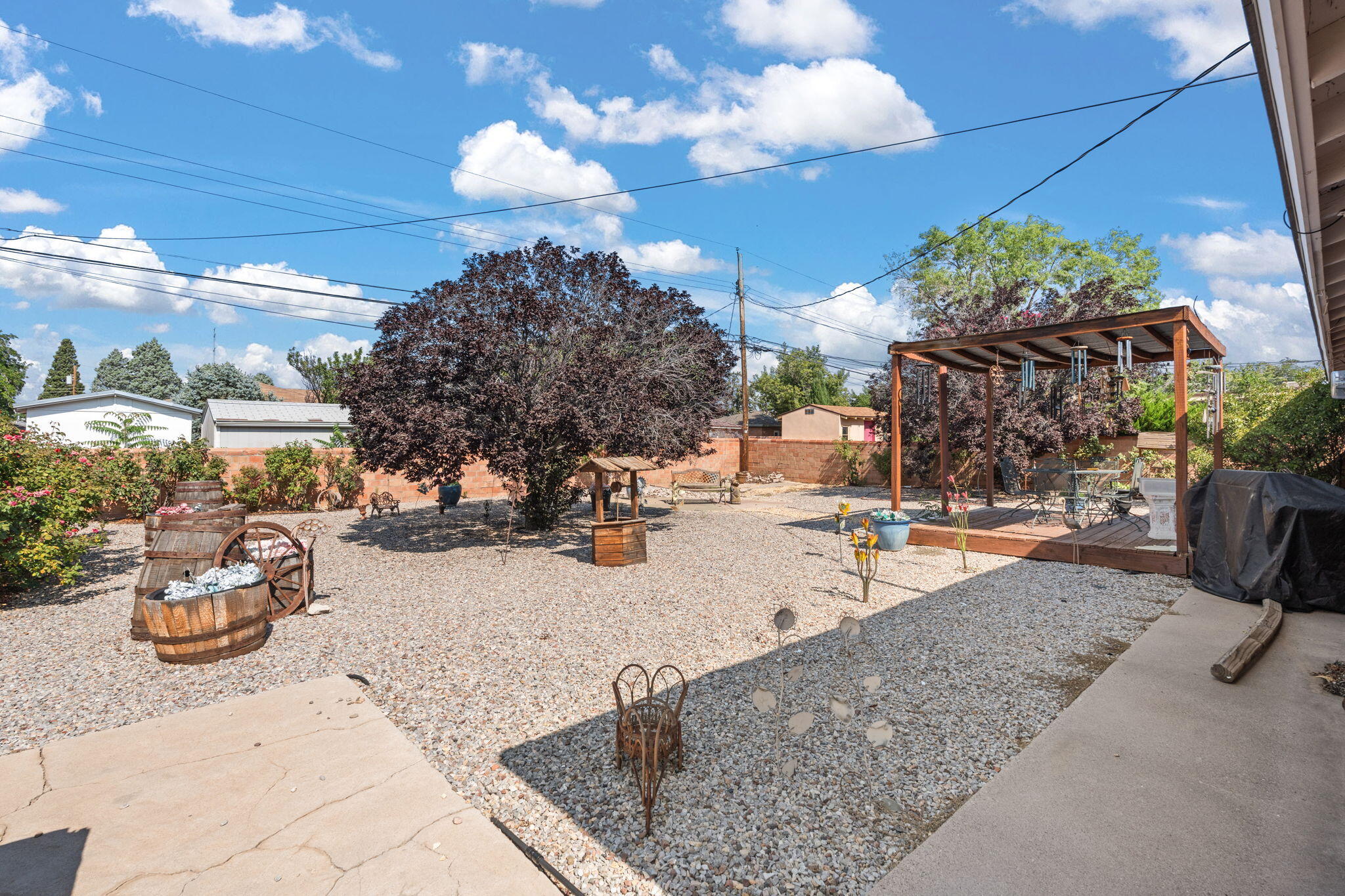 2527 GENERAL BRADLEY Street NE