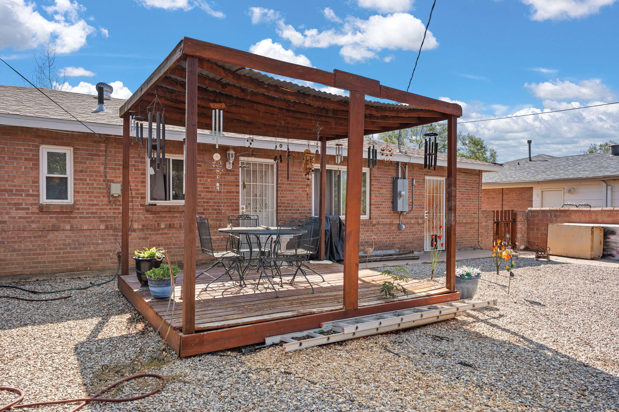 2527 GENERAL BRADLEY Street NE