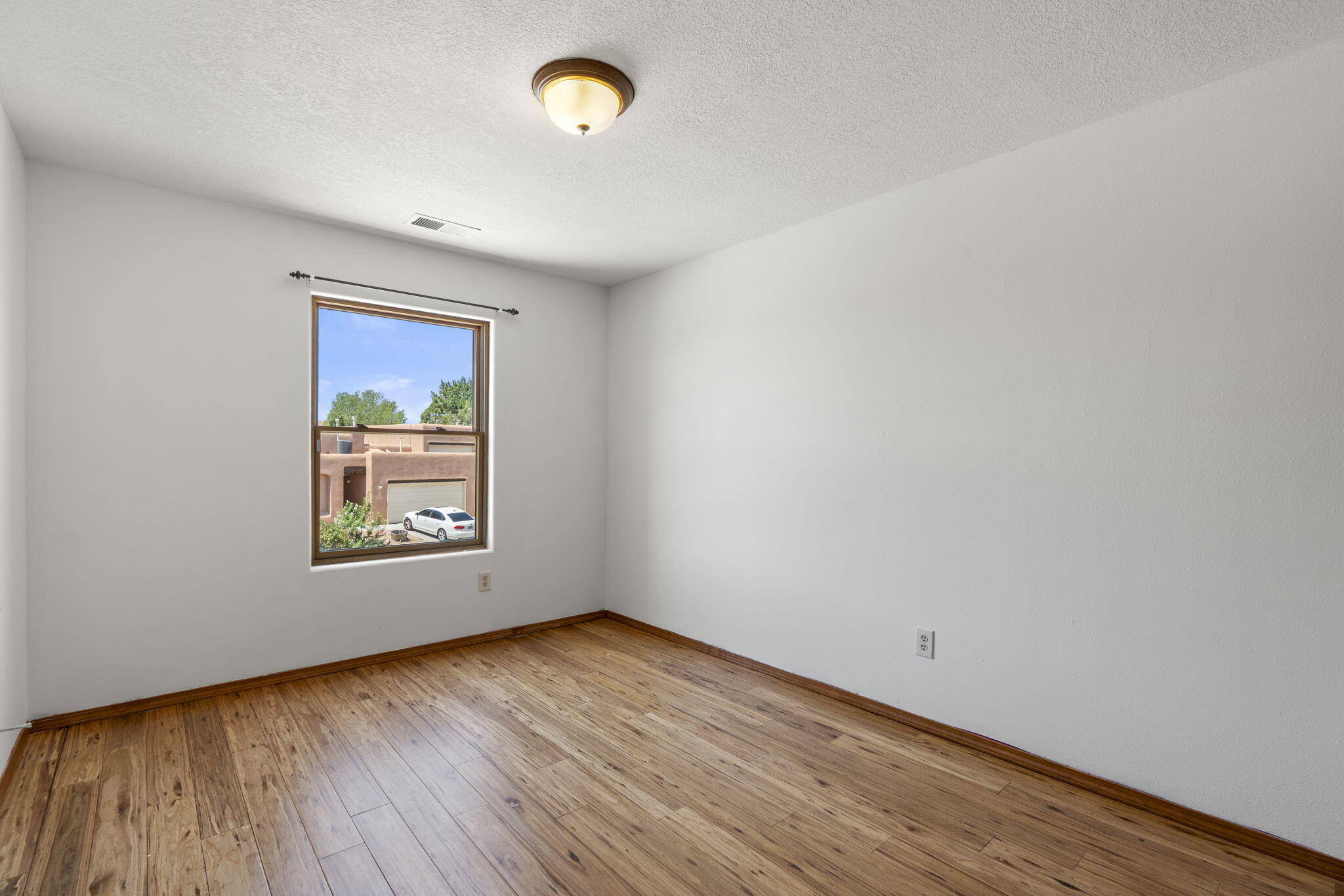 2016 SELWAY Place NW