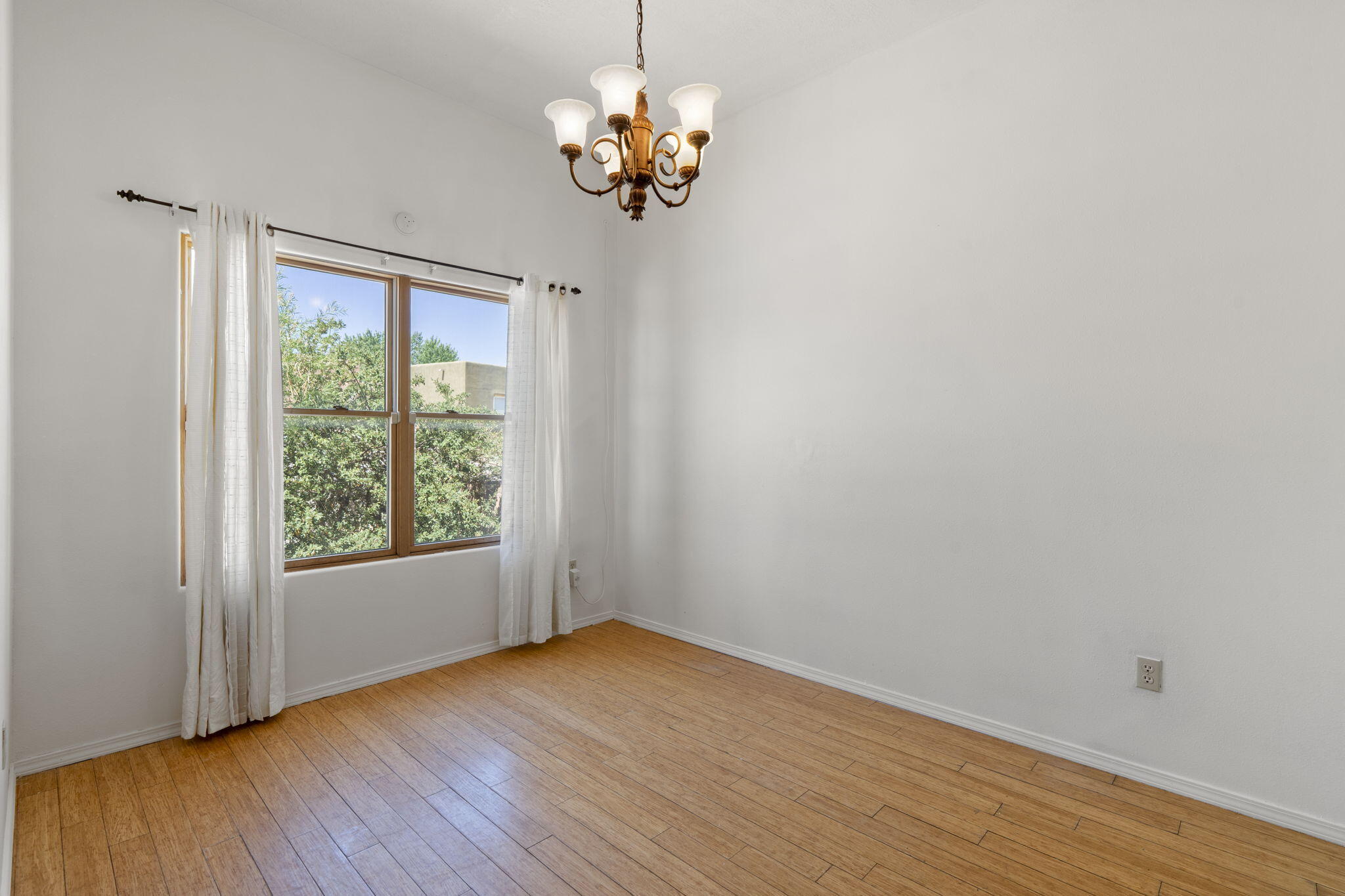 2016 SELWAY Place NW