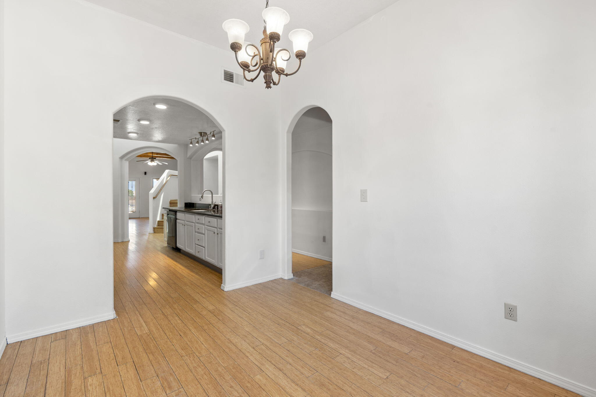 2016 SELWAY Place NW