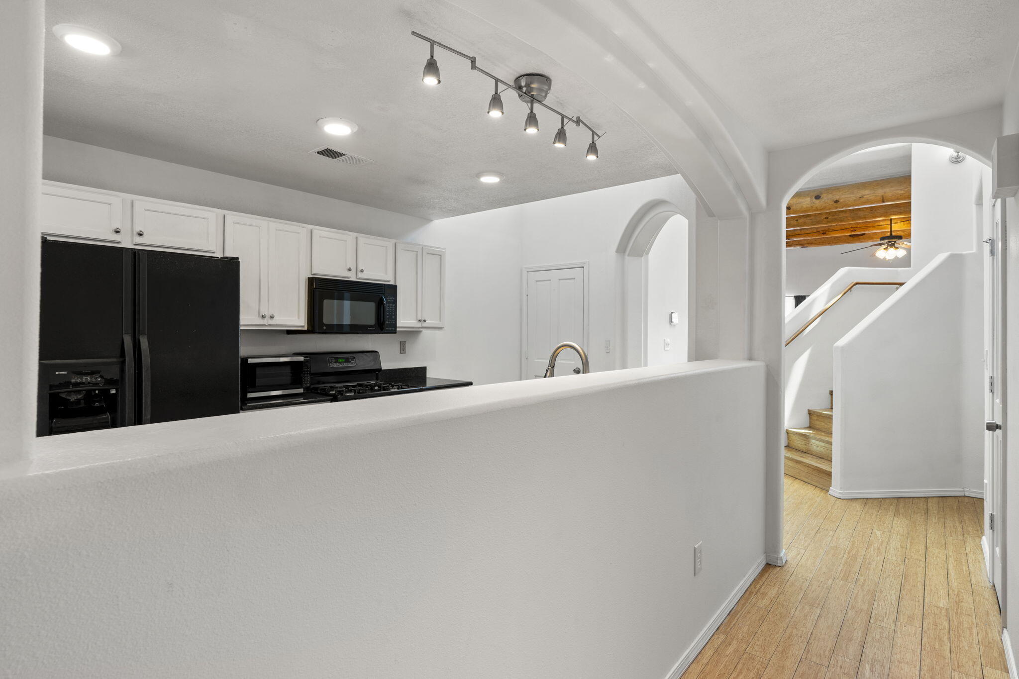 2016 SELWAY Place NW