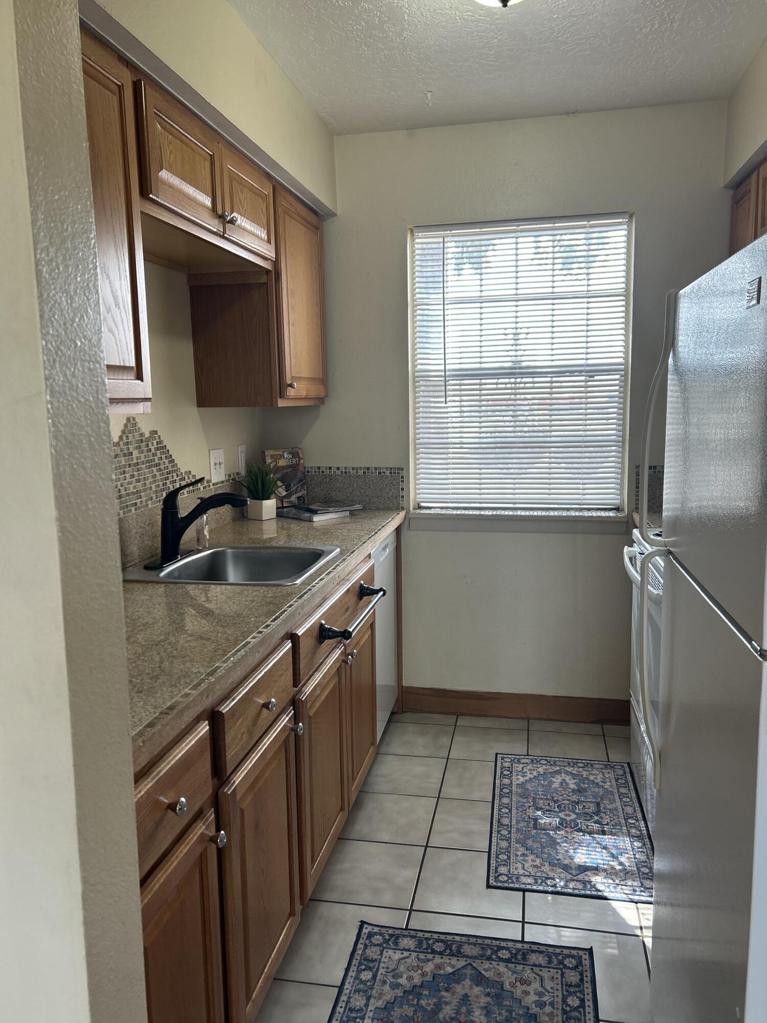 4601 CARLISLE Boulevard NE H-5