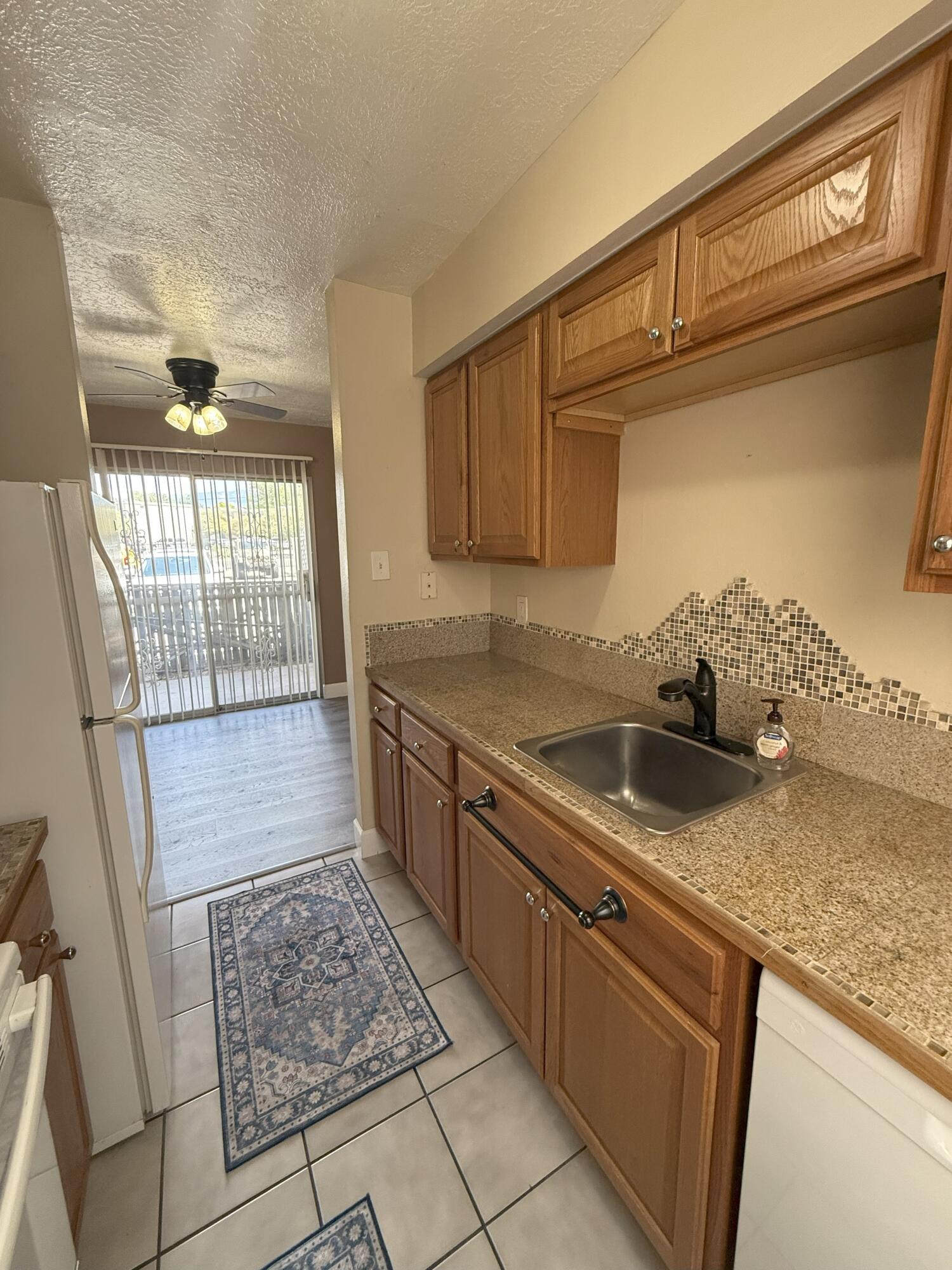 4601 CARLISLE Boulevard NE H-5