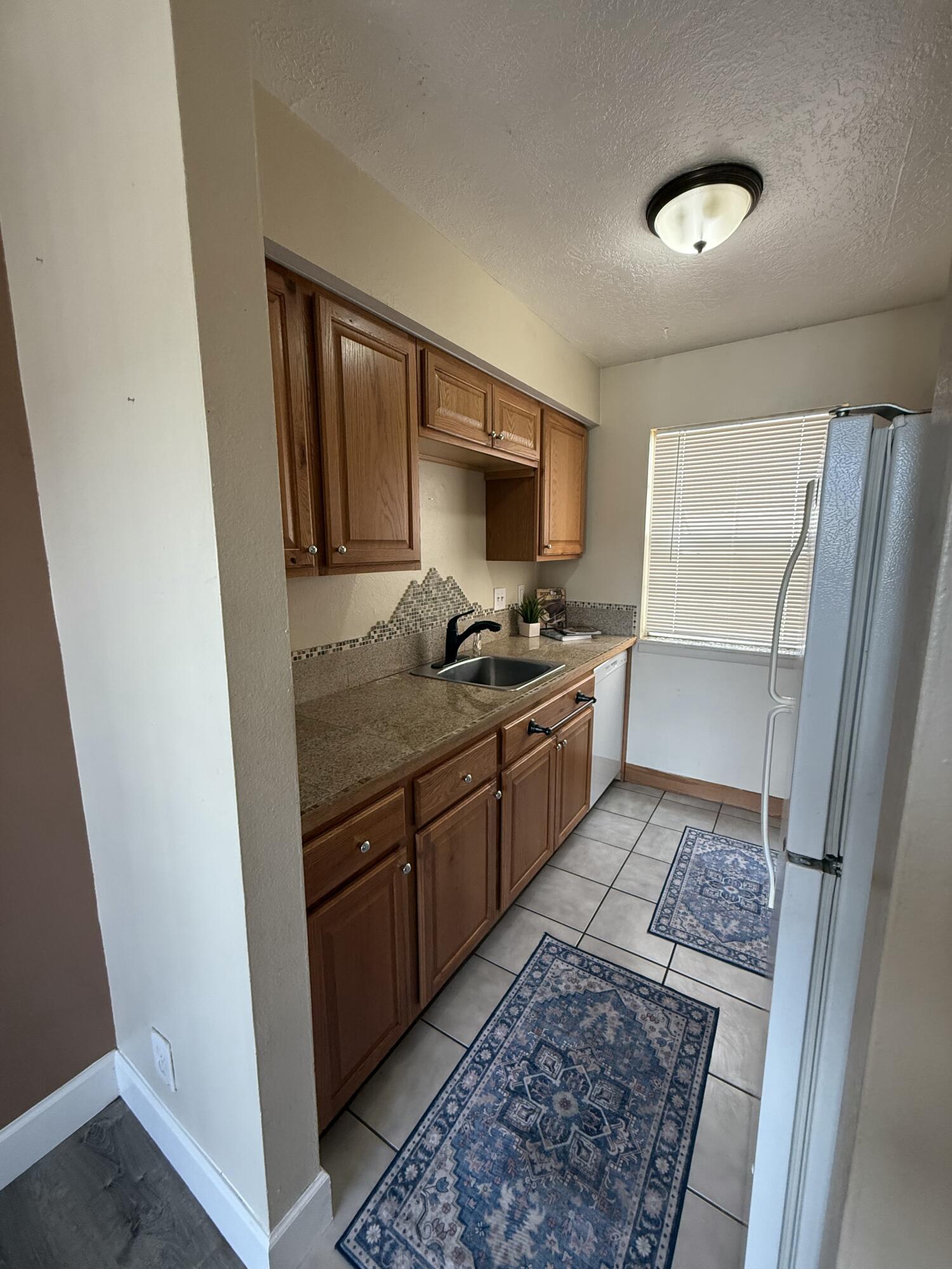 4601 CARLISLE Boulevard NE H-5