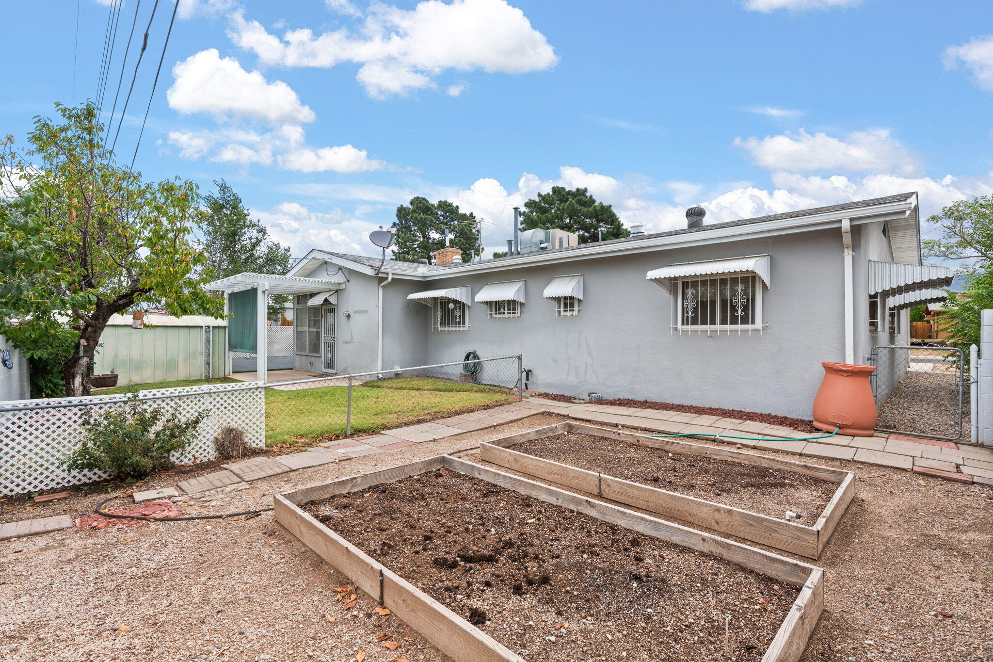 1501 ELIZABETH Street NE