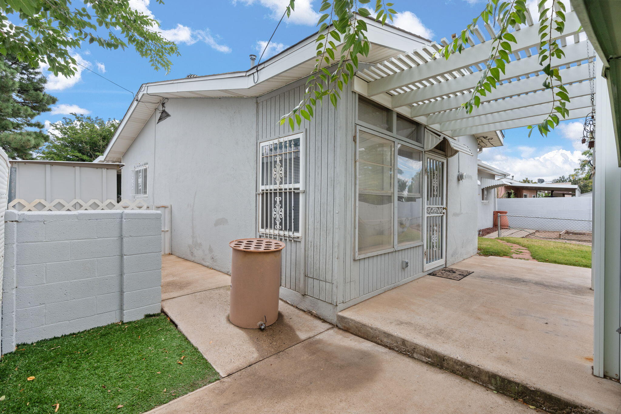 1501 ELIZABETH Street NE