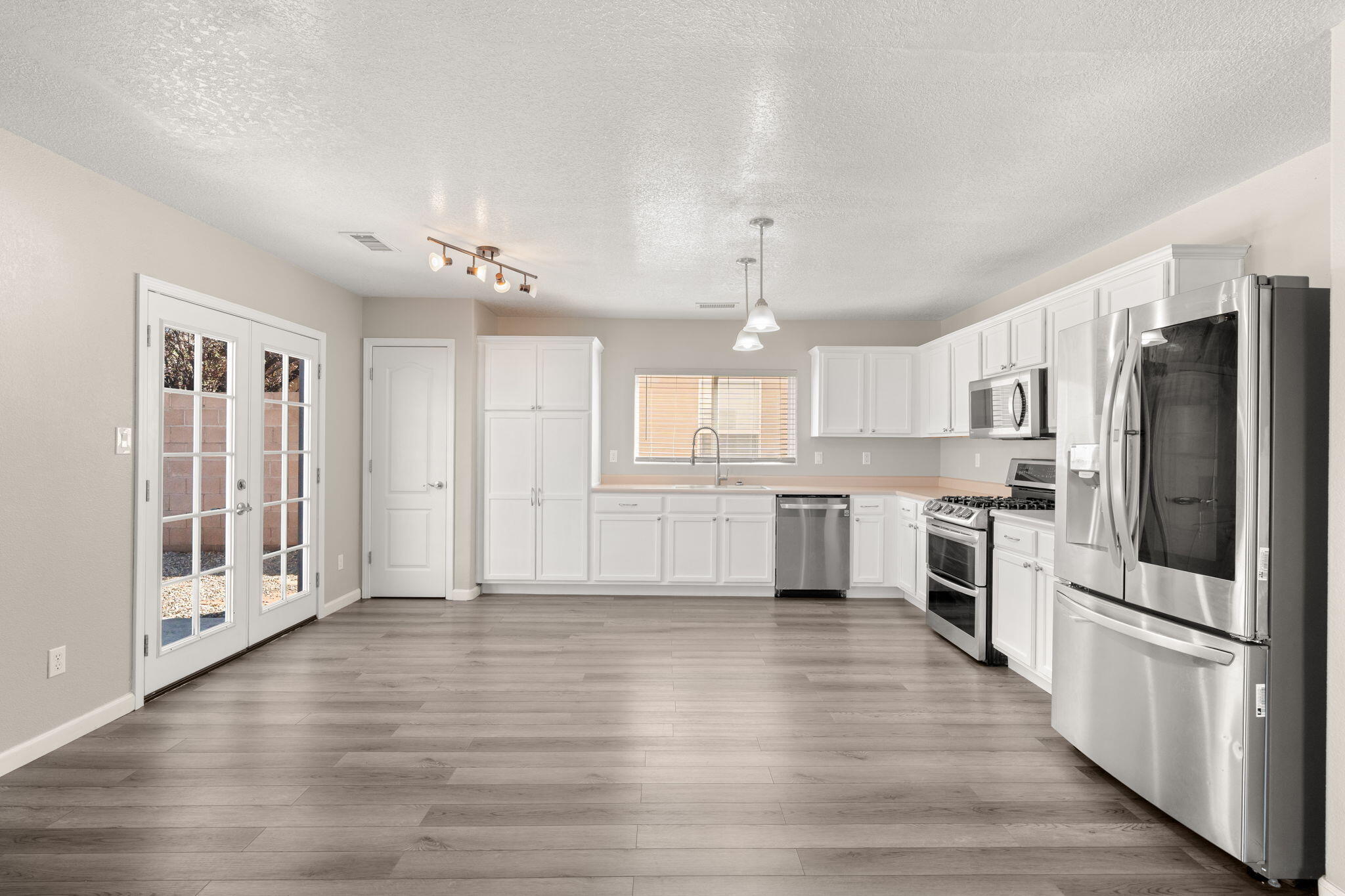 1301 SEPULVEDA Avenue NE