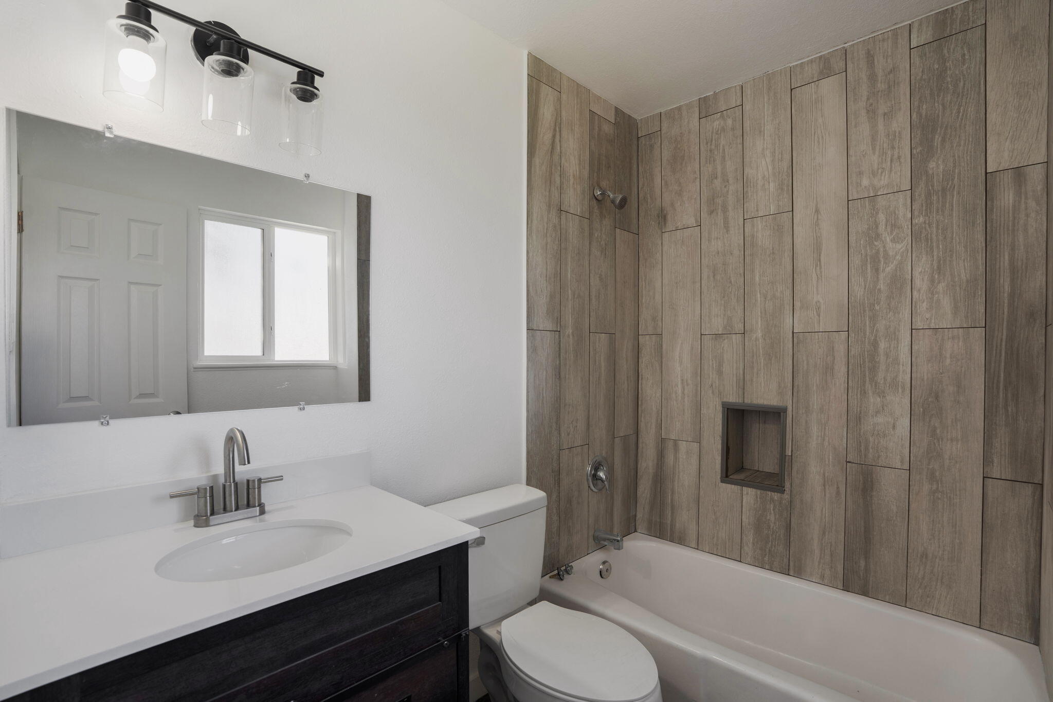 10708 Lexington Avenue NE