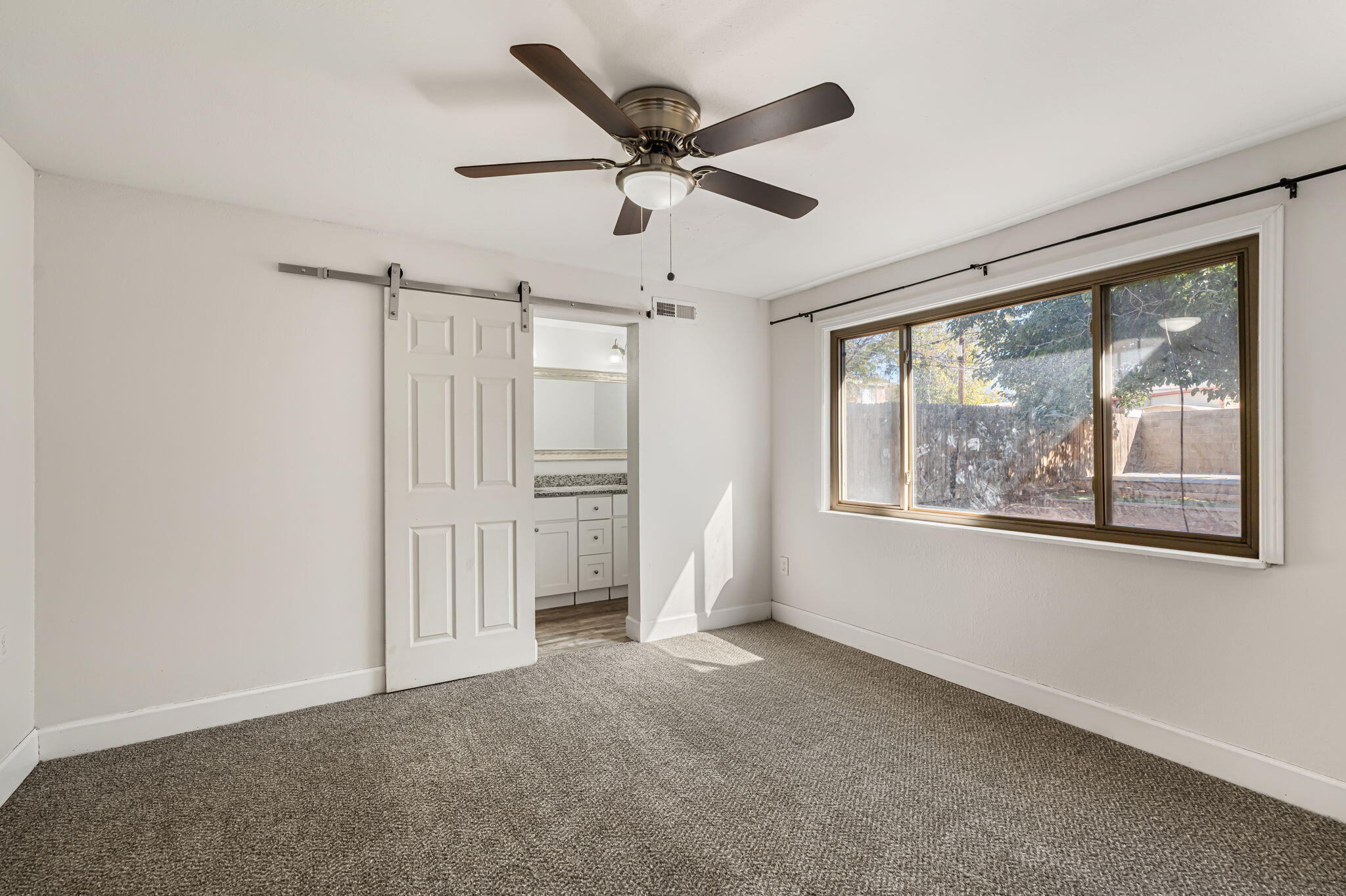 2904 WASHINGTON Street NE