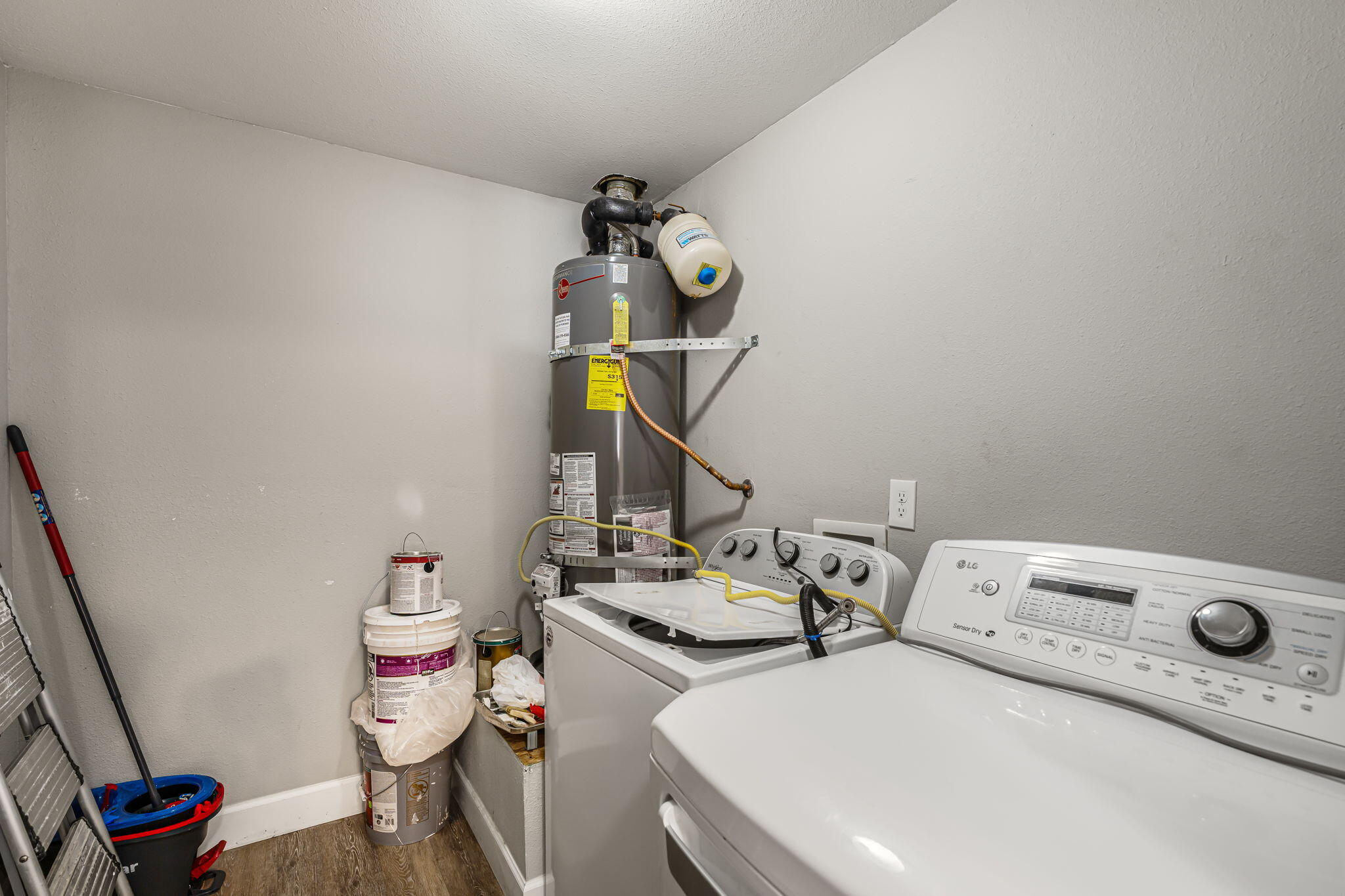 2904 WASHINGTON Street NE