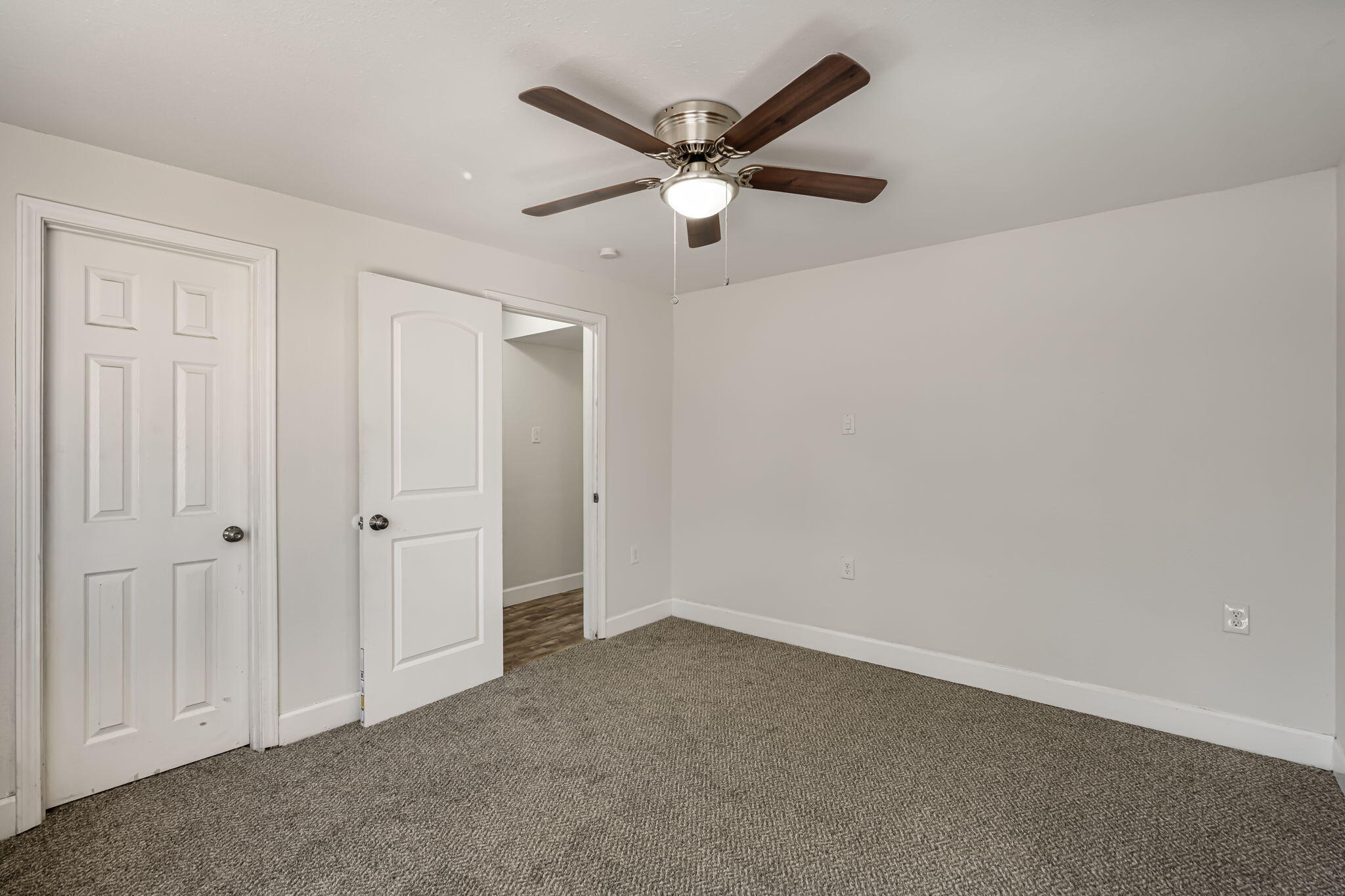 2904 WASHINGTON Street NE