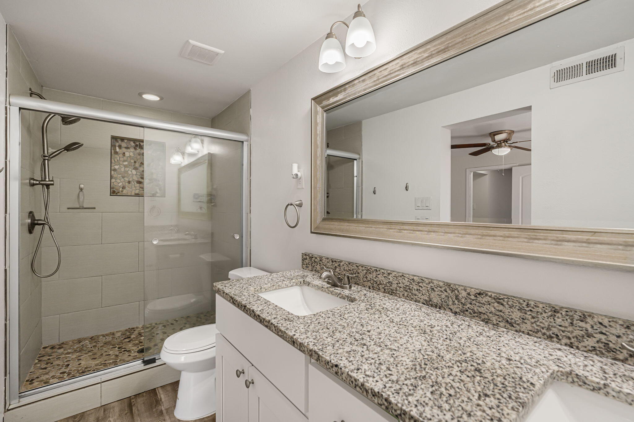 2904 WASHINGTON Street NE