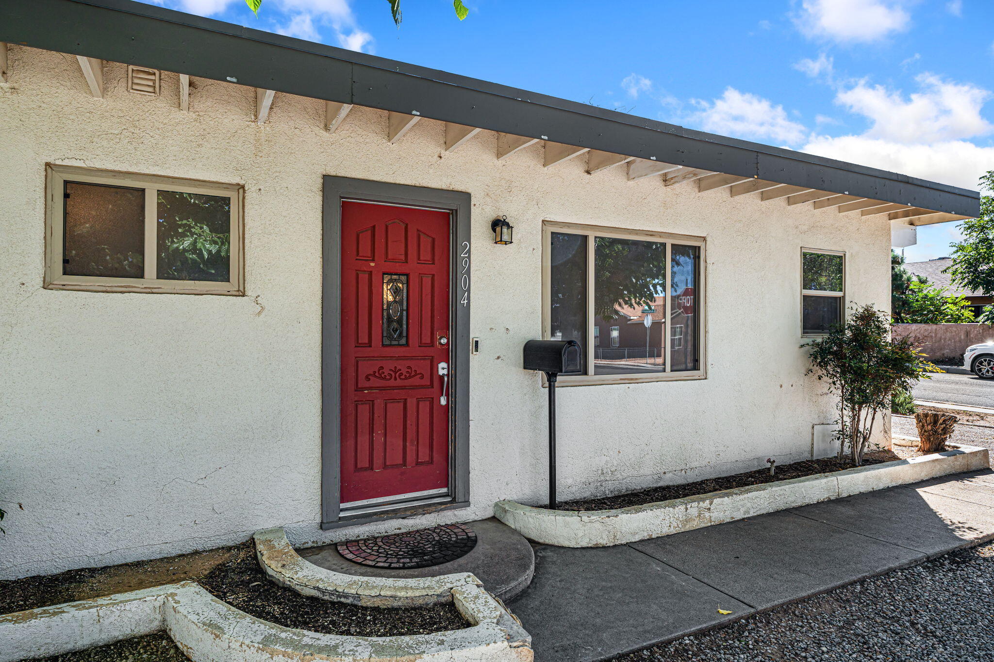 2904 WASHINGTON Street NE