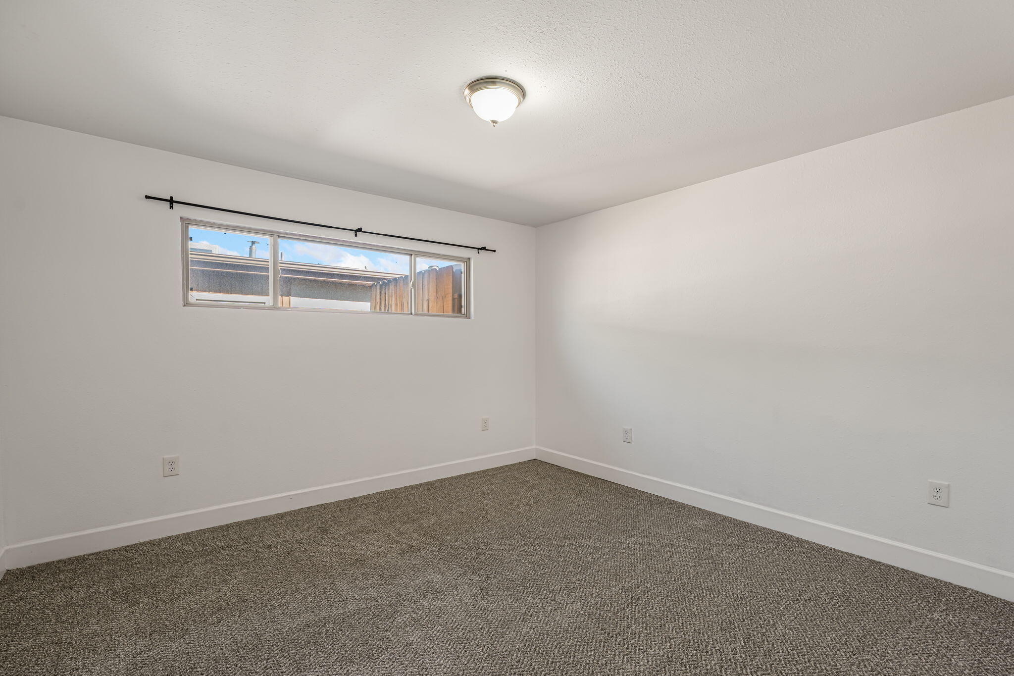 2904 WASHINGTON Street NE