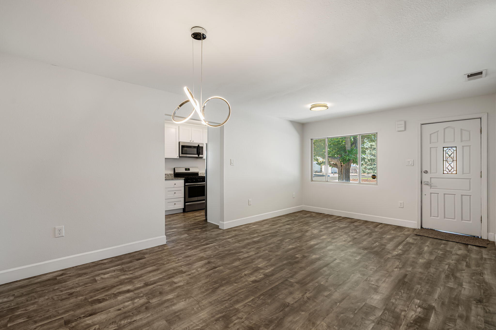 2904 WASHINGTON Street NE