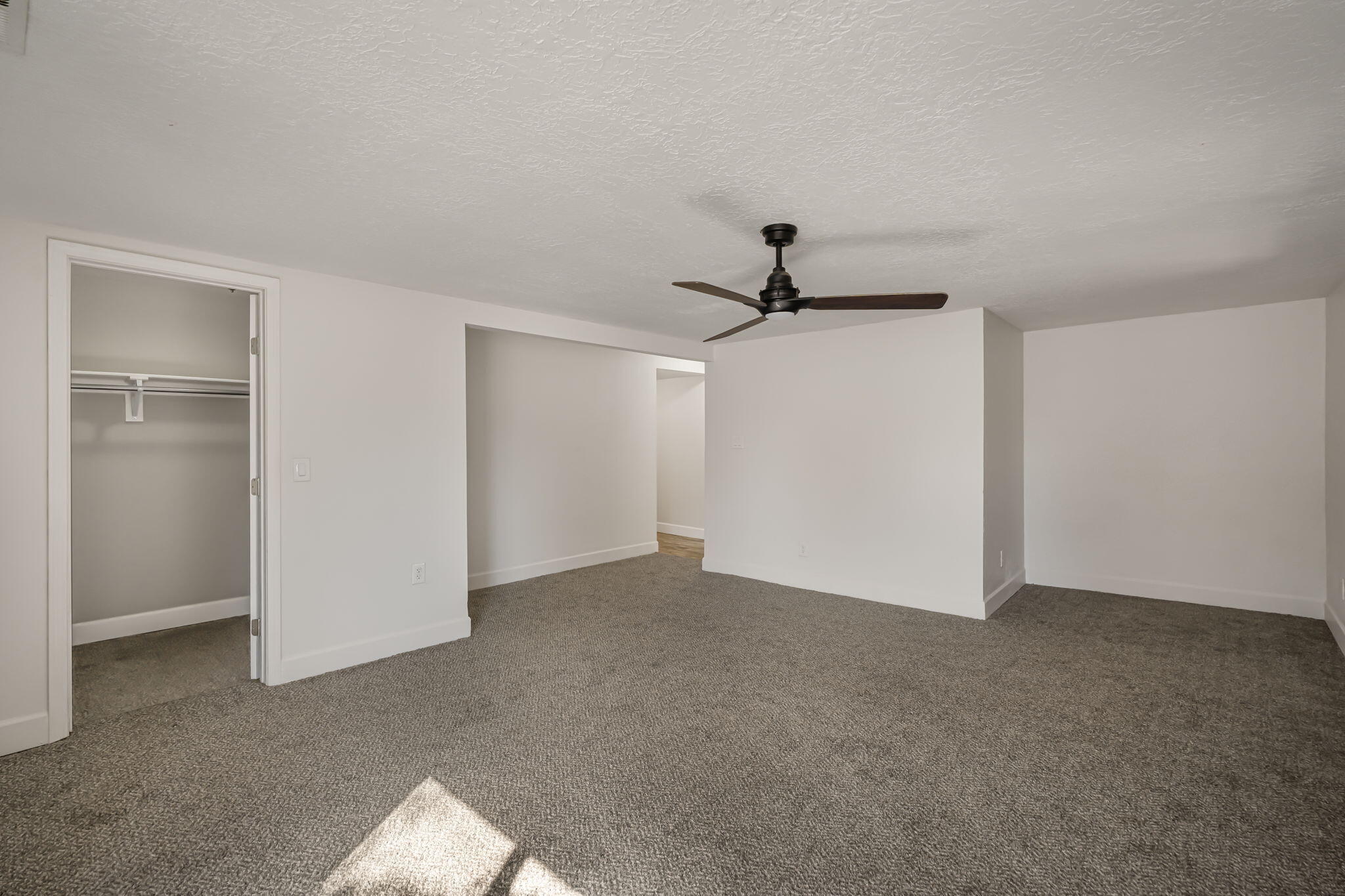 2904 WASHINGTON Street NE