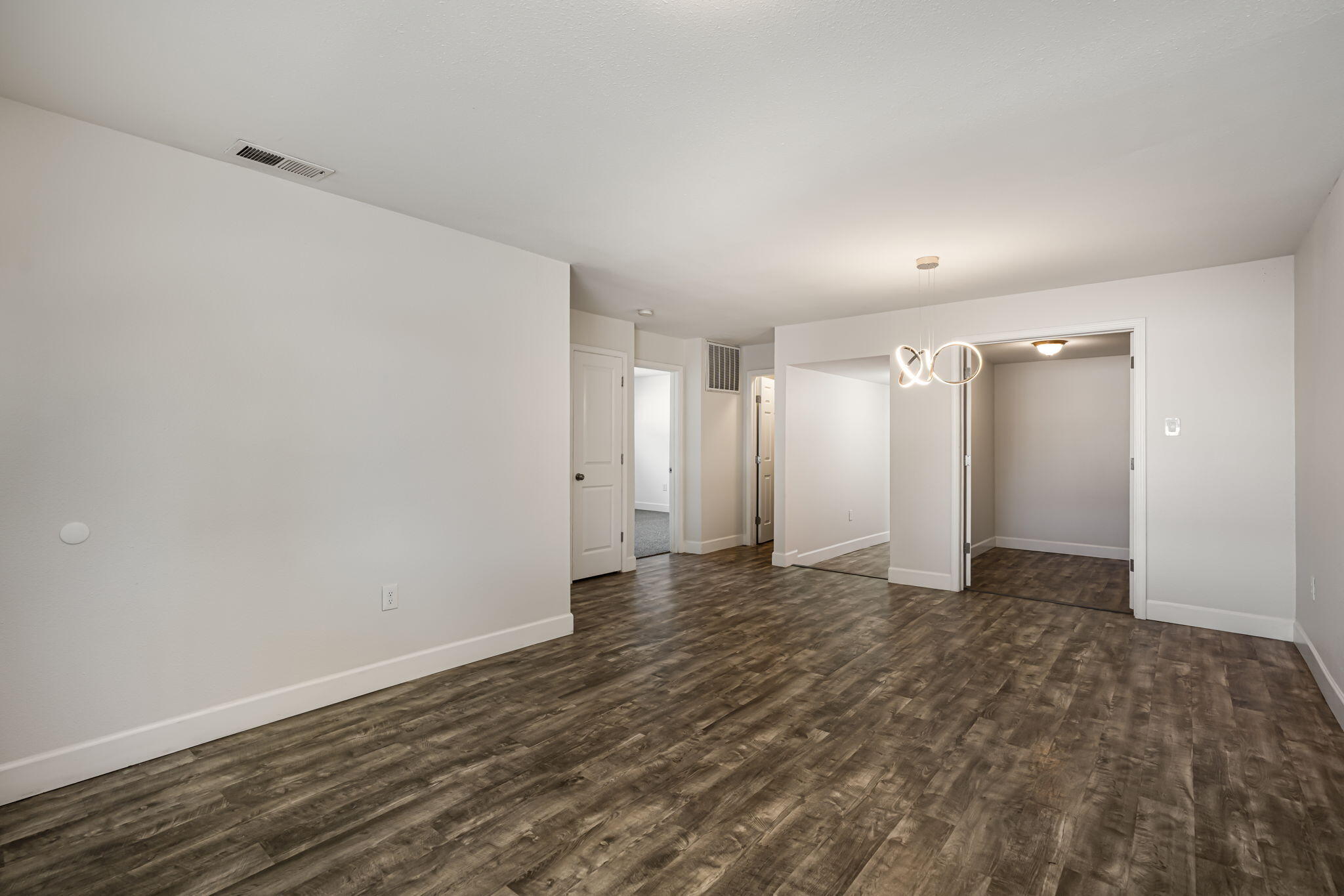 2904 WASHINGTON Street NE